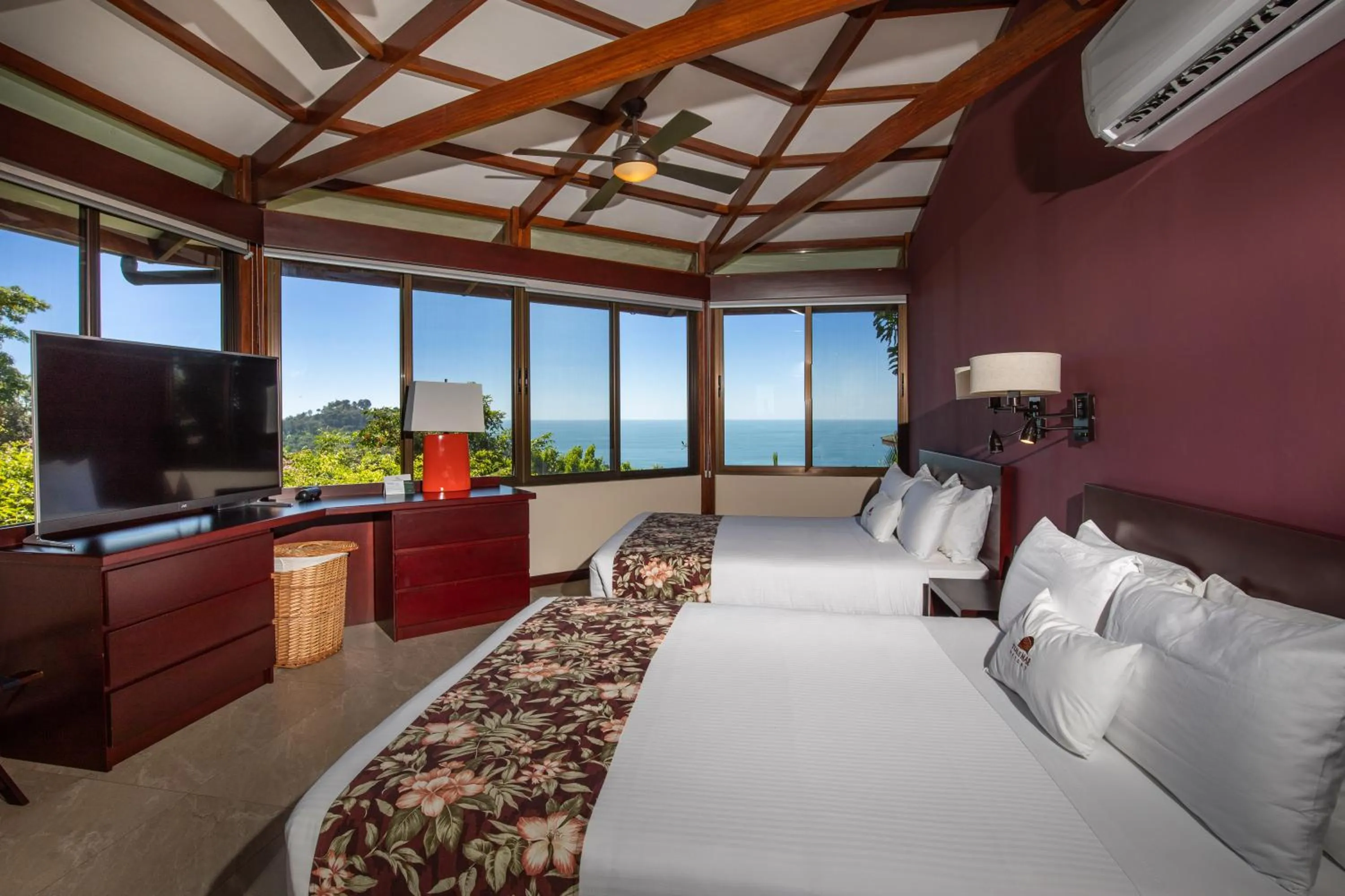 Bedroom, Bed in Tulemar Resort