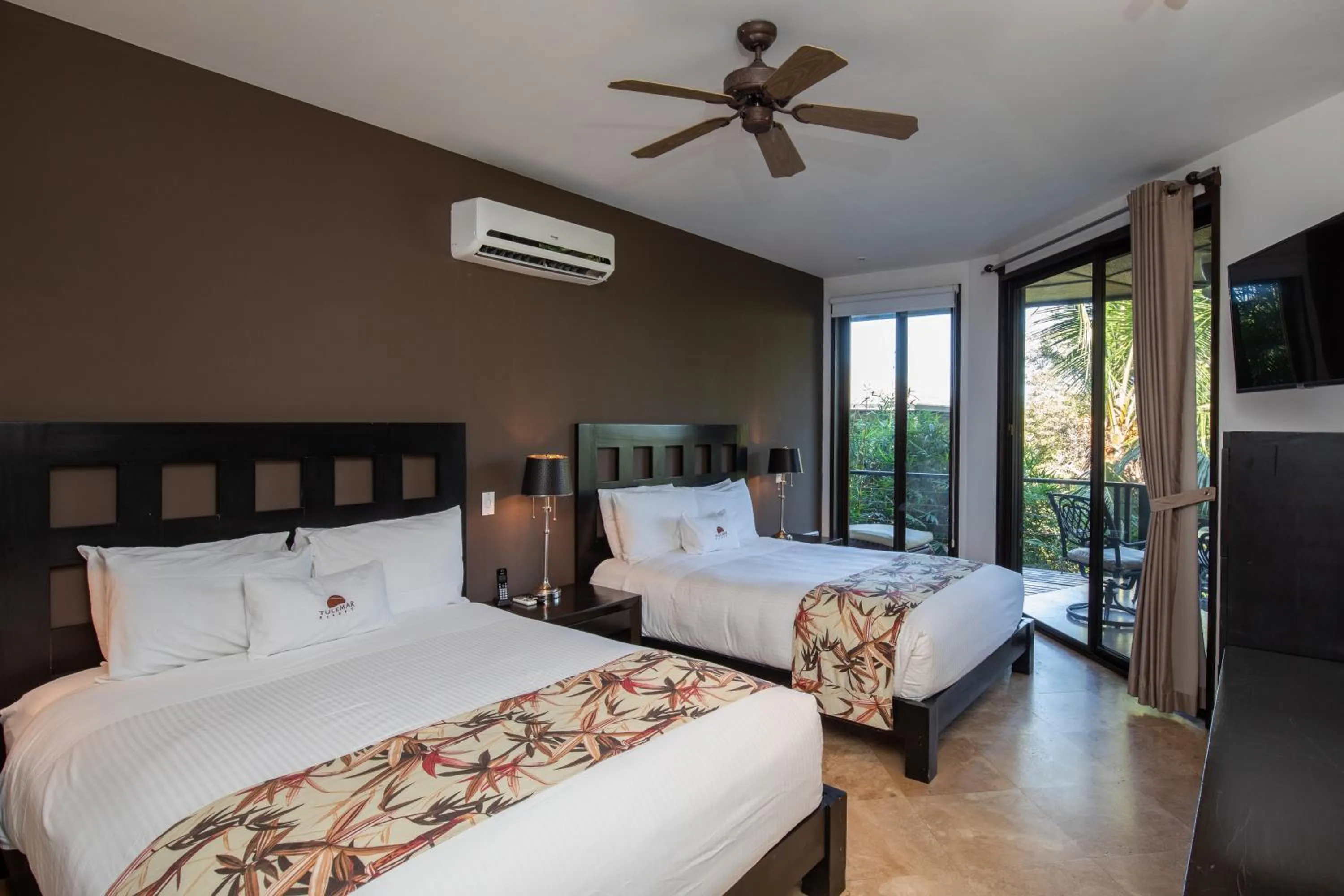 Bedroom, Bed in Tulemar Resort