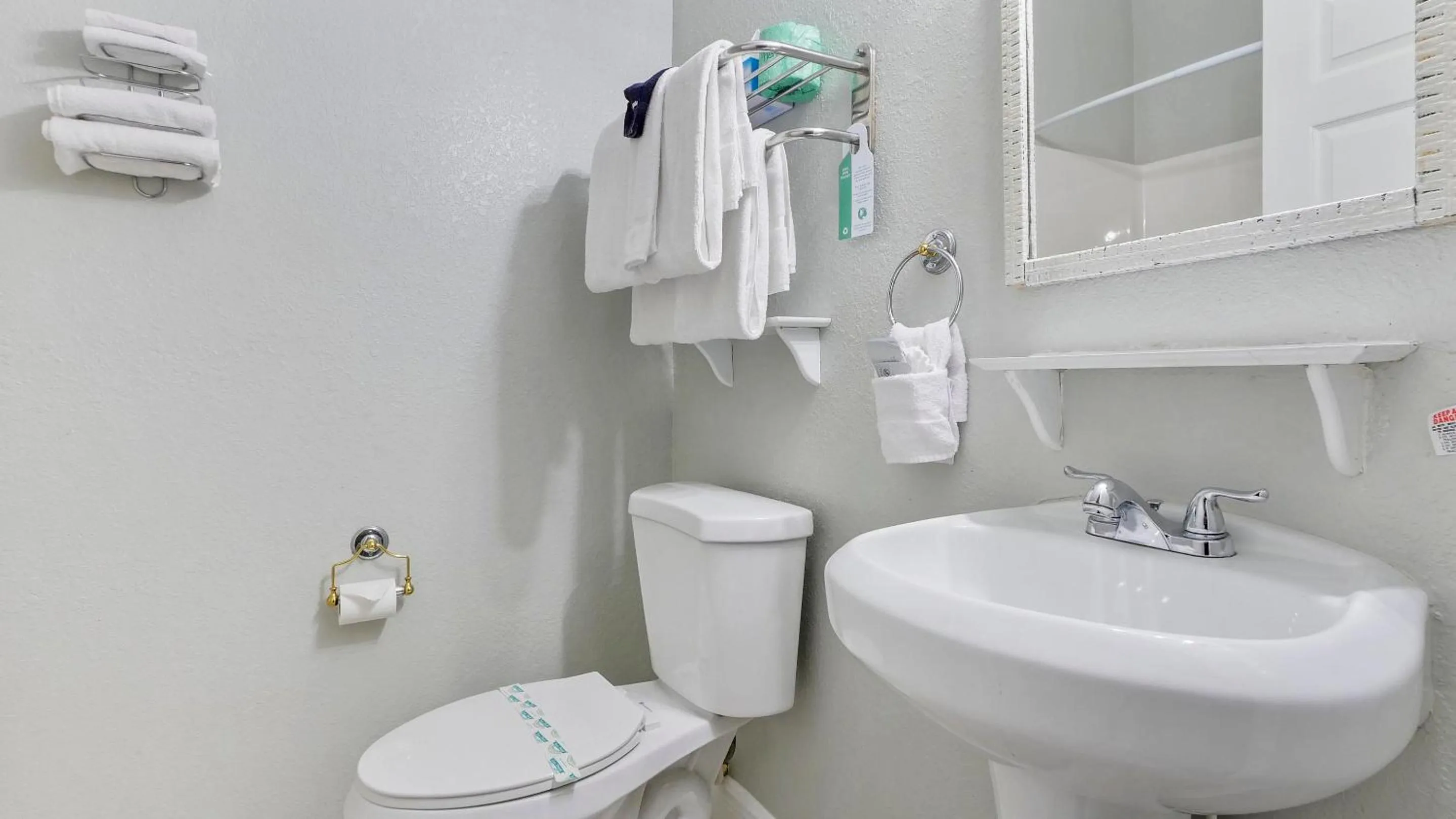 Bathroom in Crystal Bay Historic Hotel