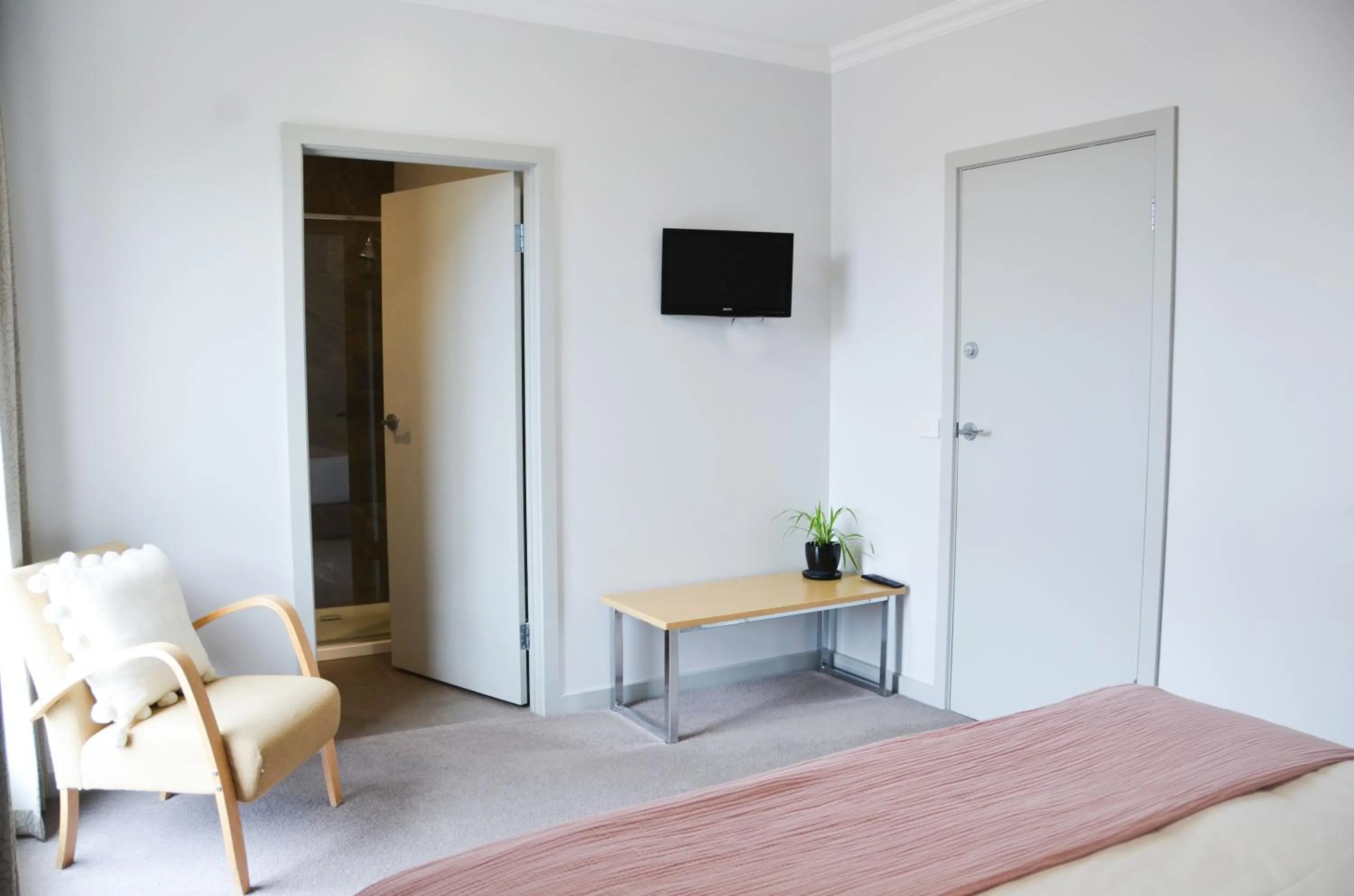 Bed in Mansfield Apartments