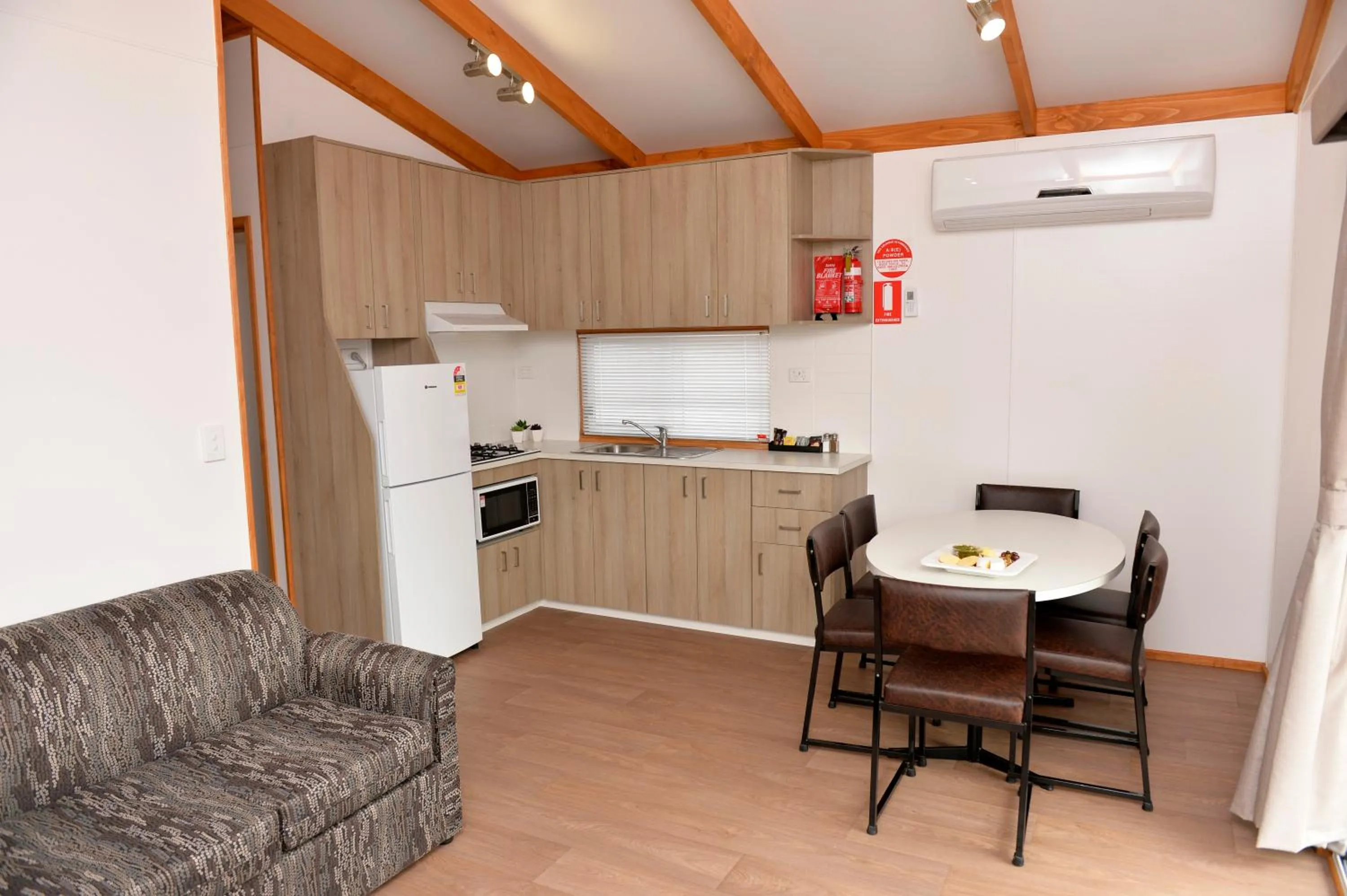 Dining area in Riverside Cabin Park