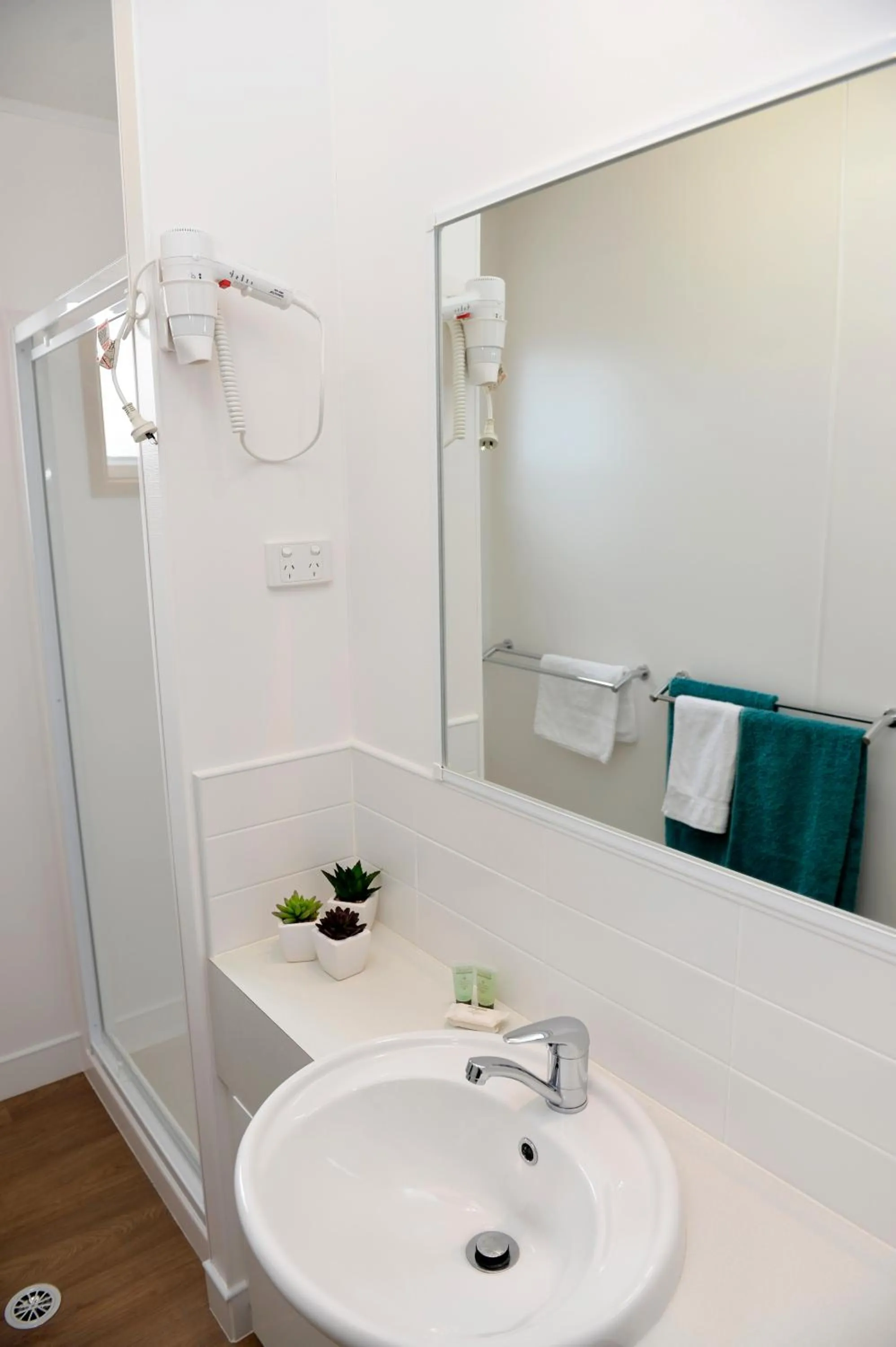 Bathroom in Riverside Cabin Park