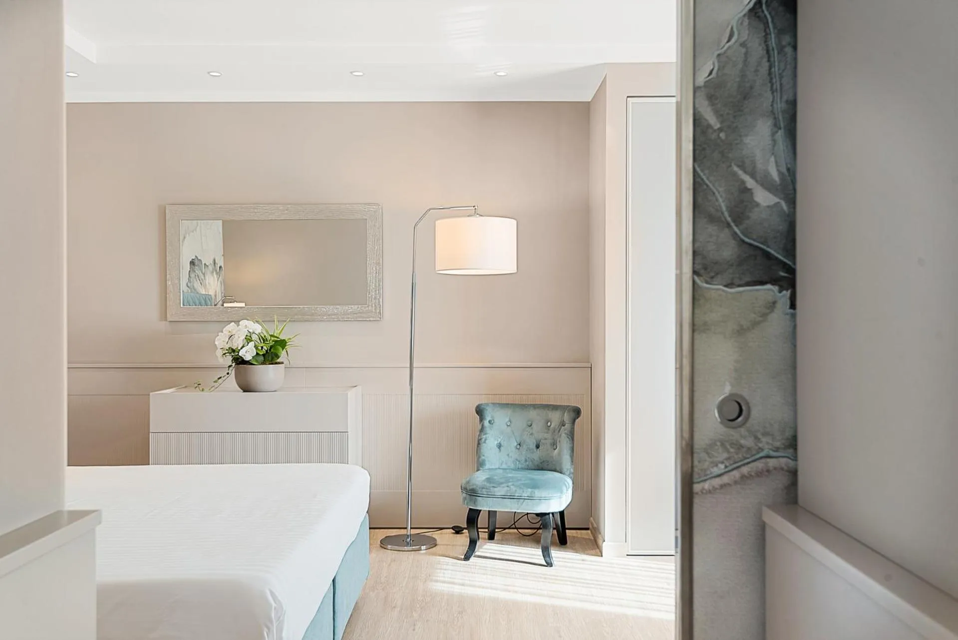 Bed in Hotel Excelsior