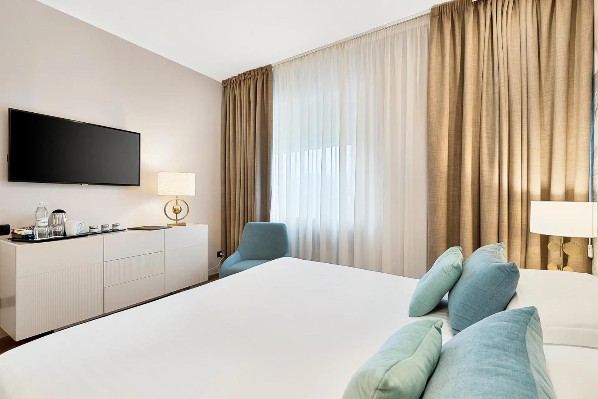 Bed in Hotel Excelsior