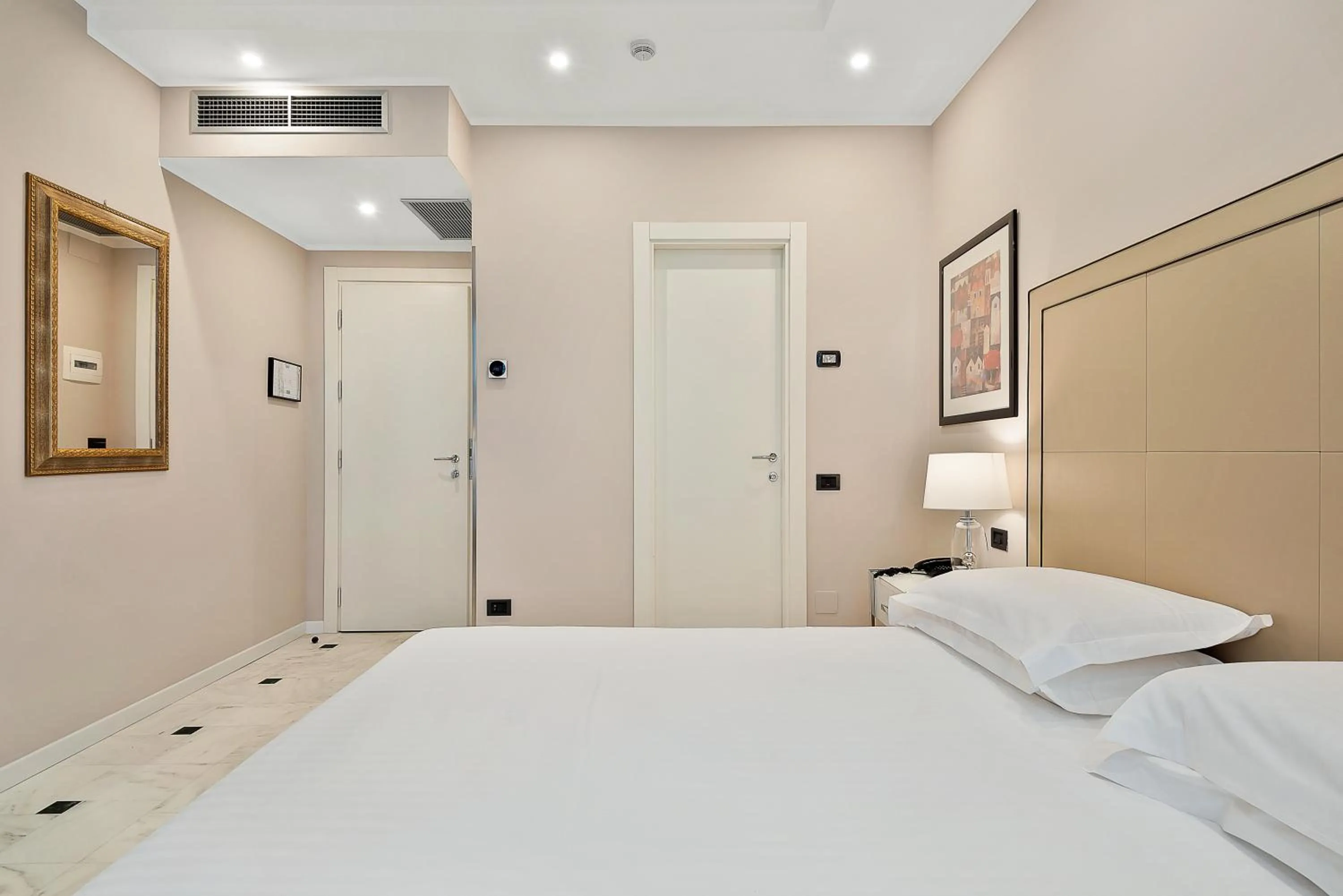 Bedroom, Bed in Hotel Excelsior