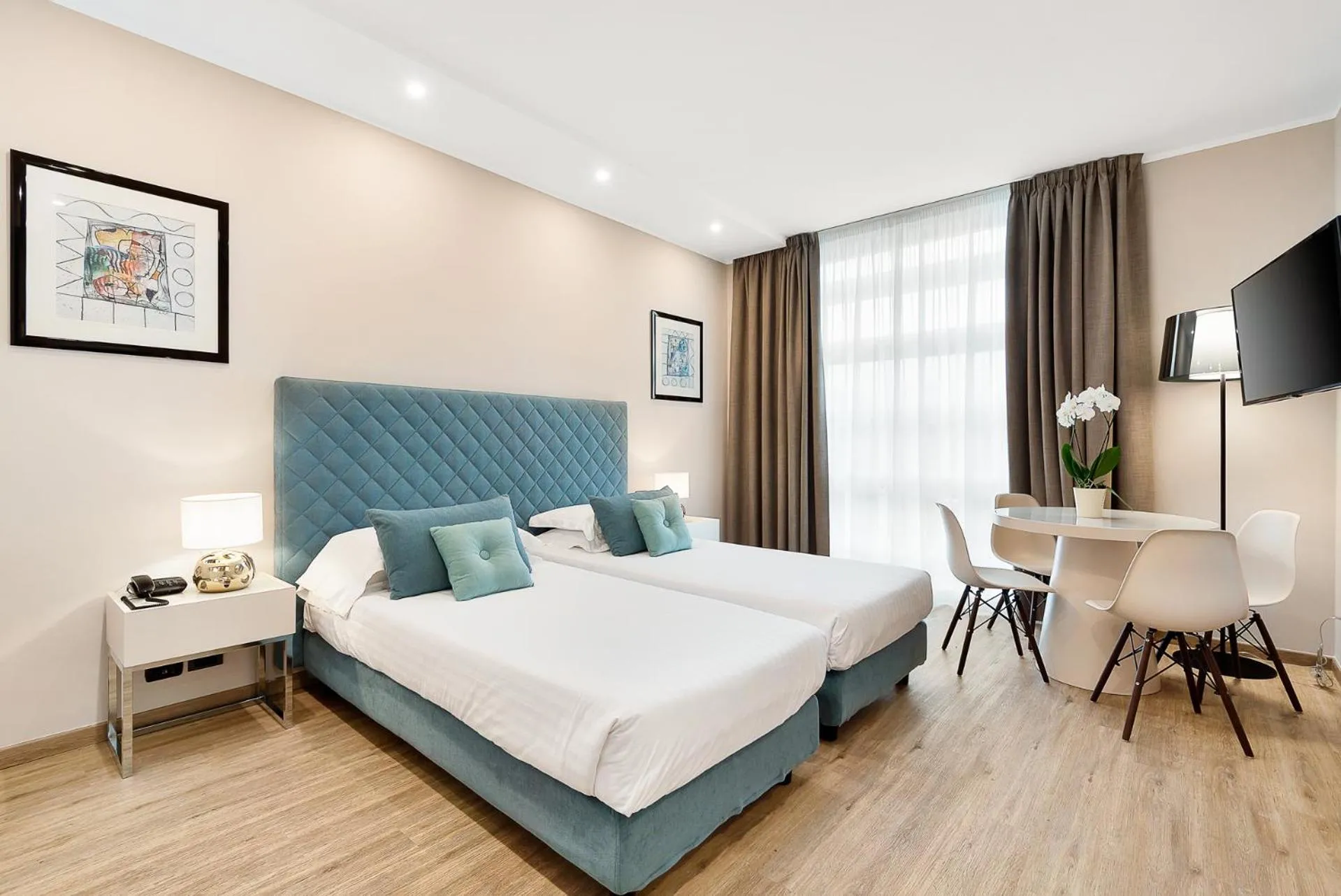 Bed in Hotel Excelsior