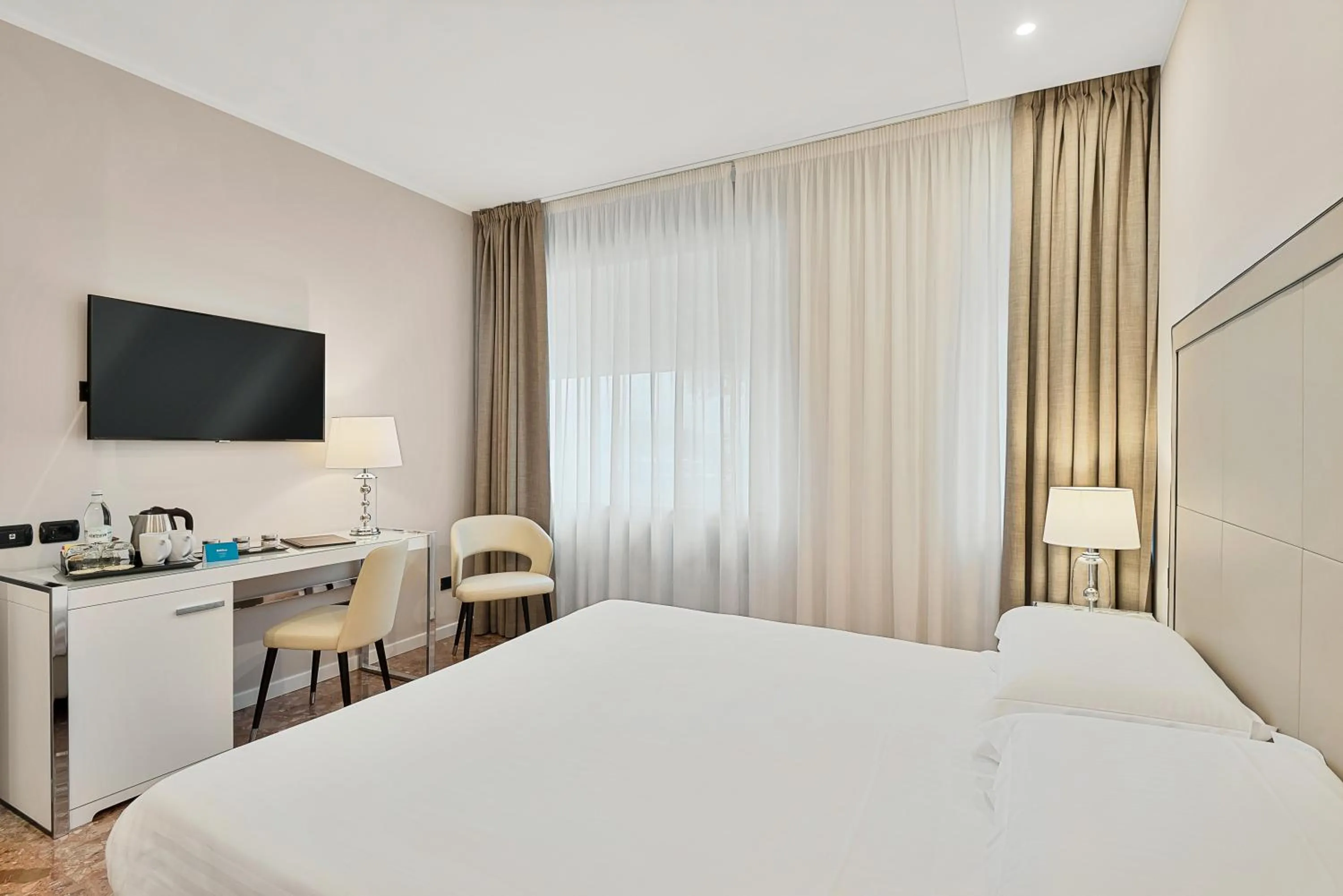 Bedroom, Bed in Hotel Excelsior