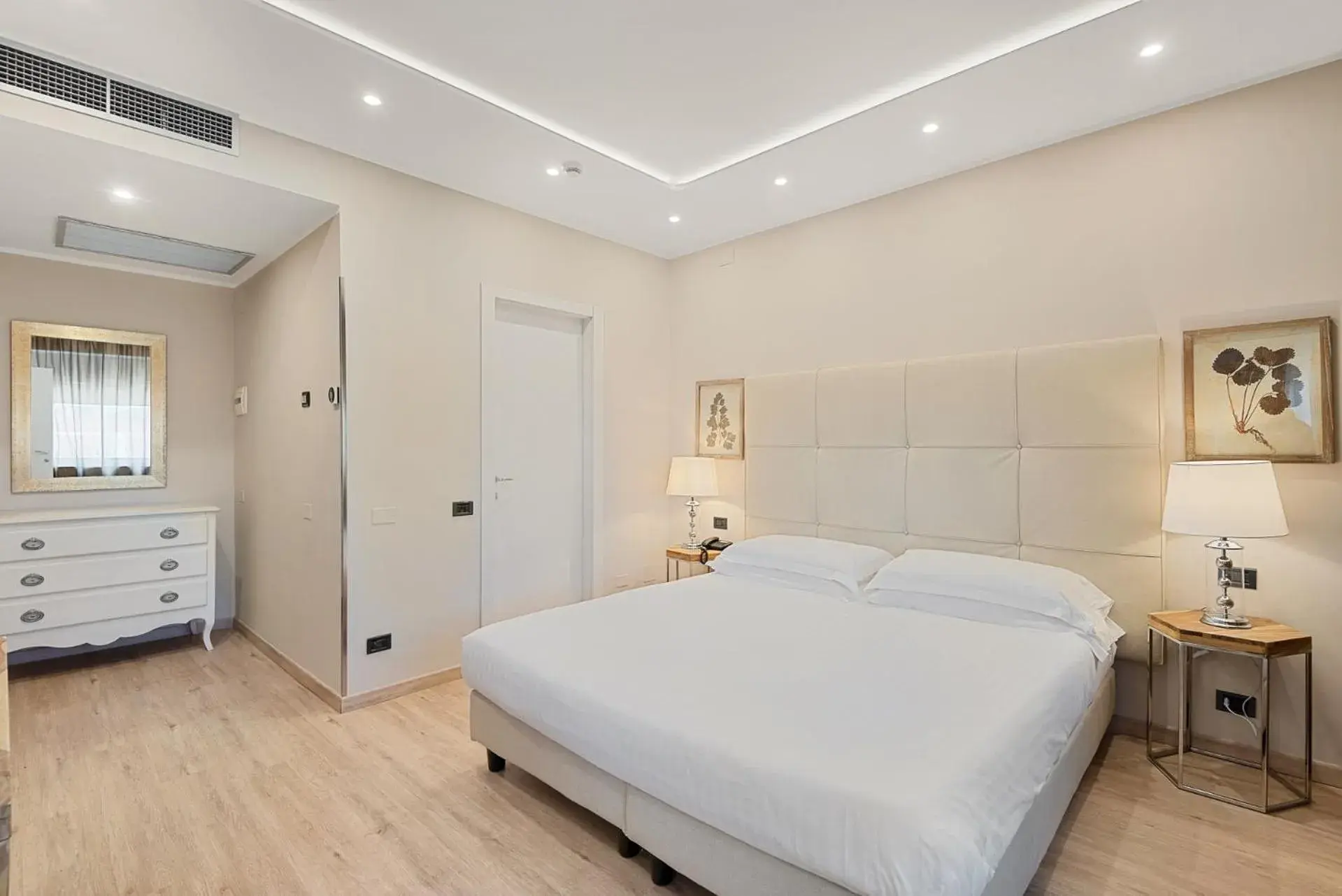 Two-Bedroom Suite in Hotel Excelsior Two-Bedroom Suite in Hotel Excelsior