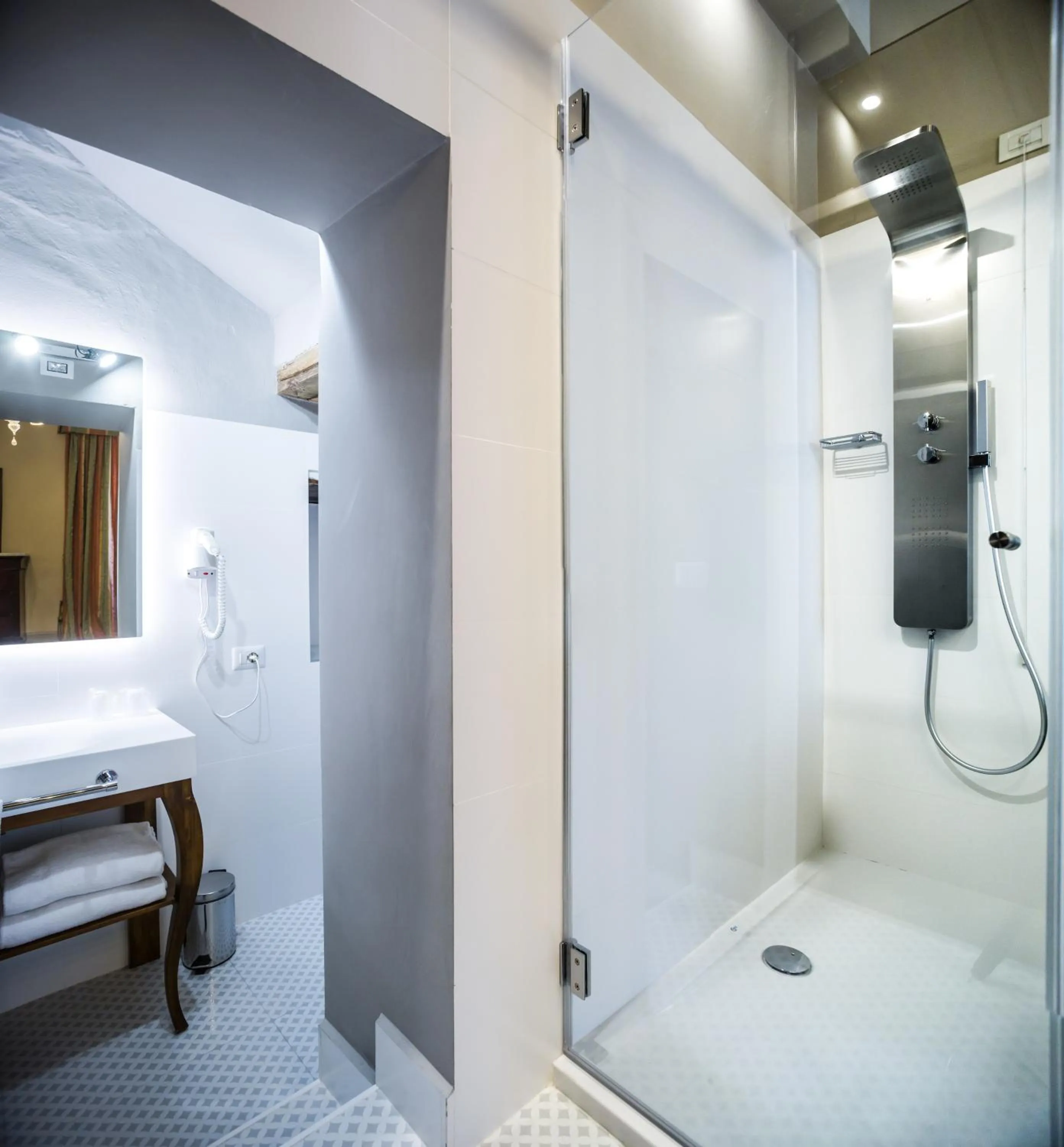 Bathroom in Palazzo Leopoldo Dimora Storica & Spa