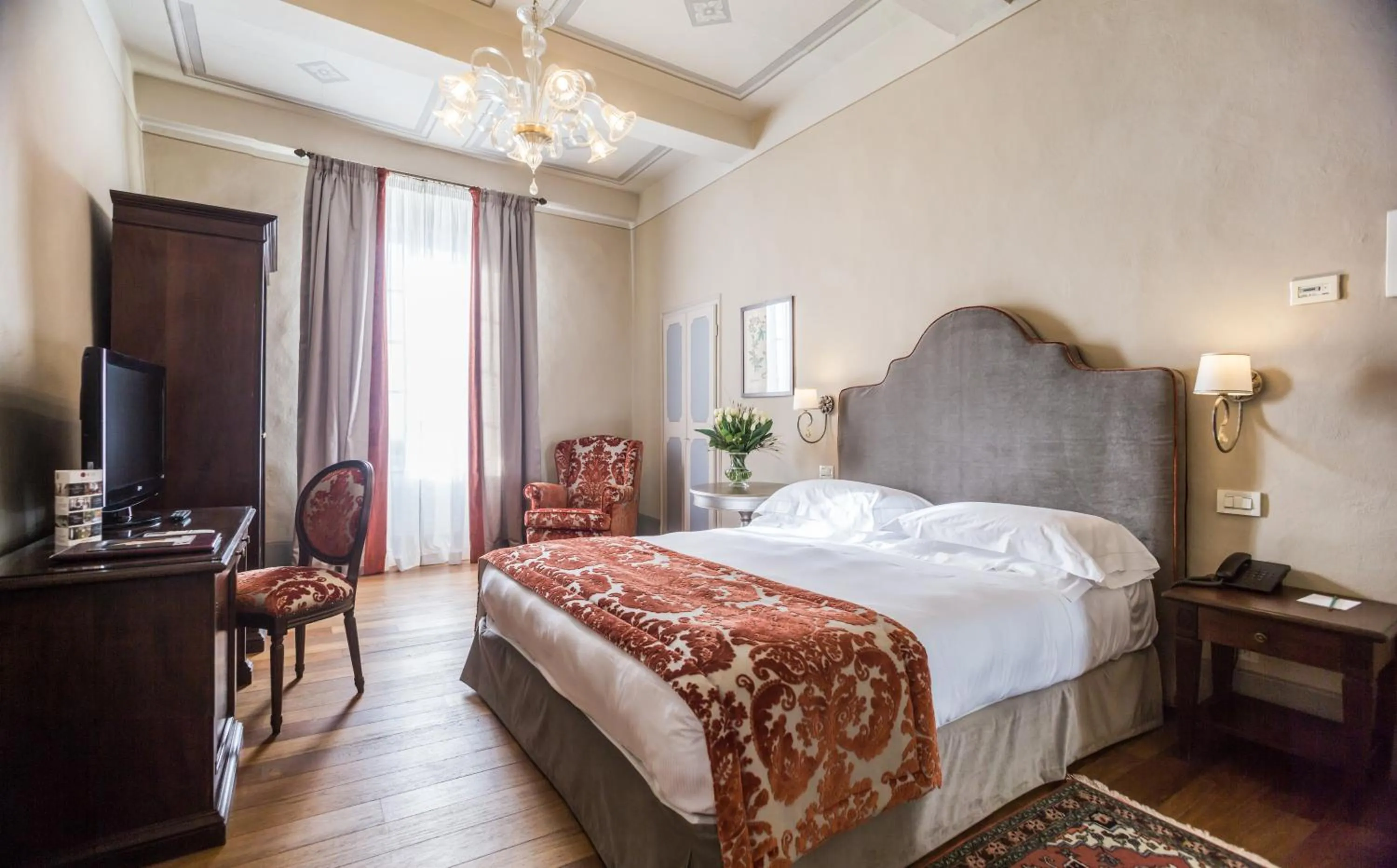 View (from property/room), Bed in Palazzo Leopoldo Dimora Storica & Spa