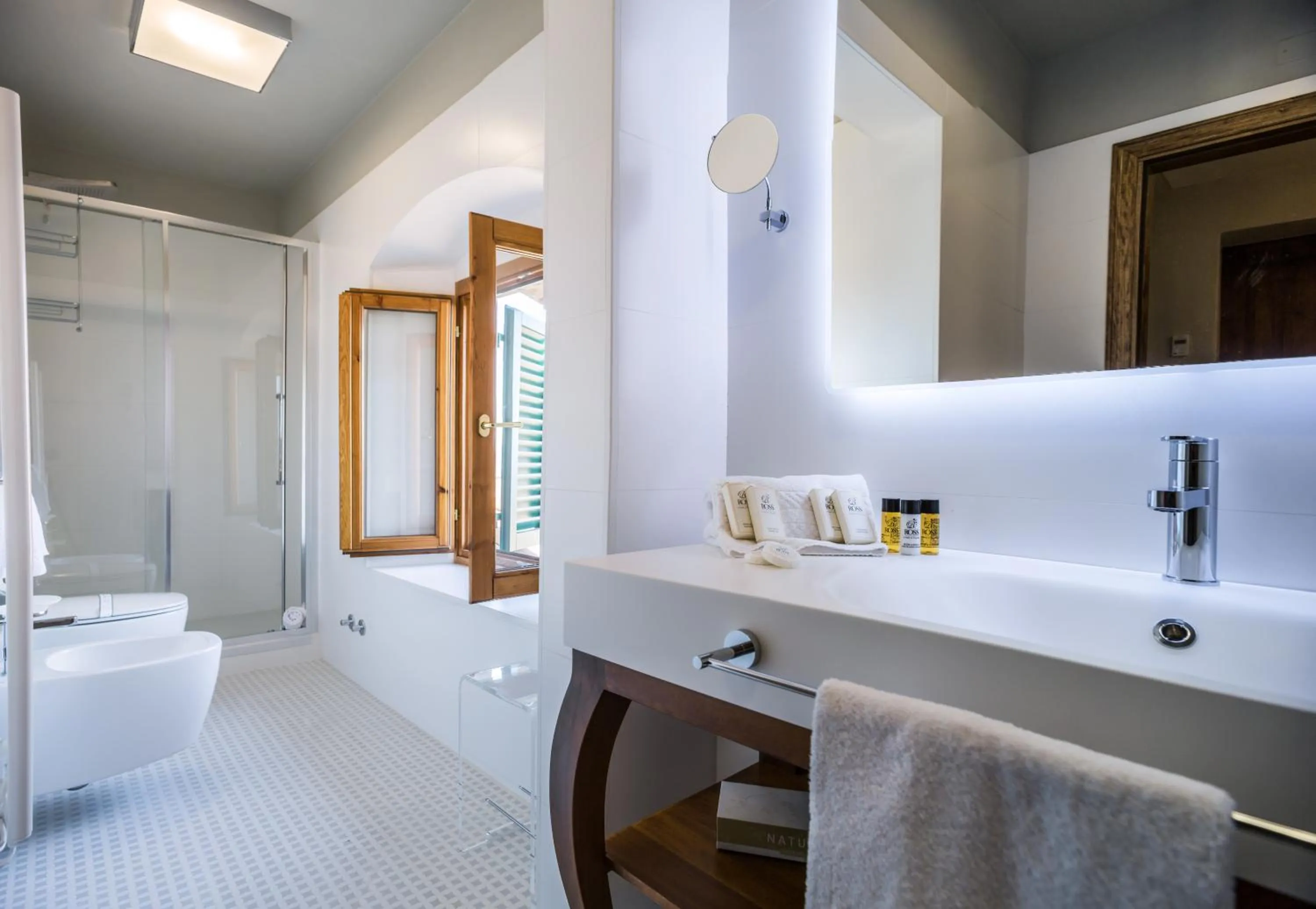 Bathroom in Palazzo Leopoldo Dimora Storica & Spa