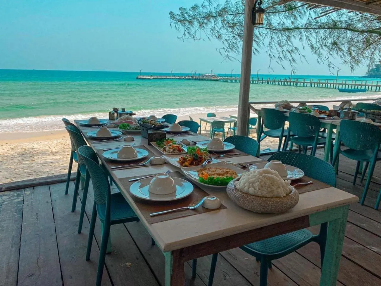 Restaurant/places to eat in Sandy Beach Bungalows by EHM