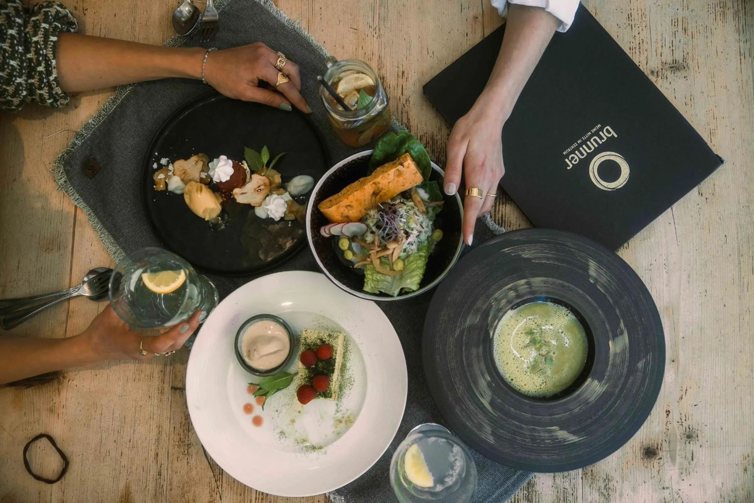 Restaurant/places to eat in Stadthotel Brunner