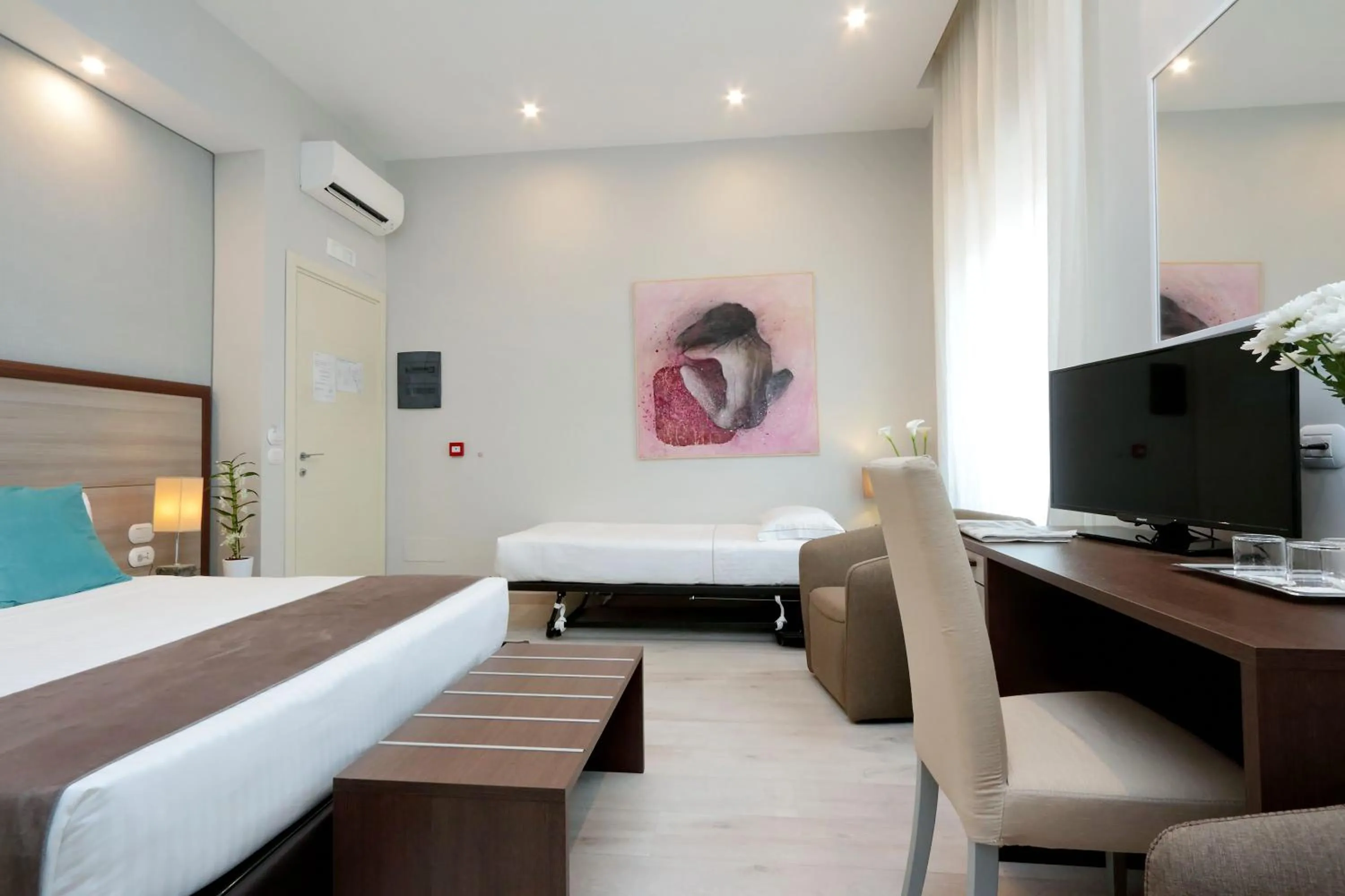 Photo of the whole room, Bed in Relais Servio Tullio