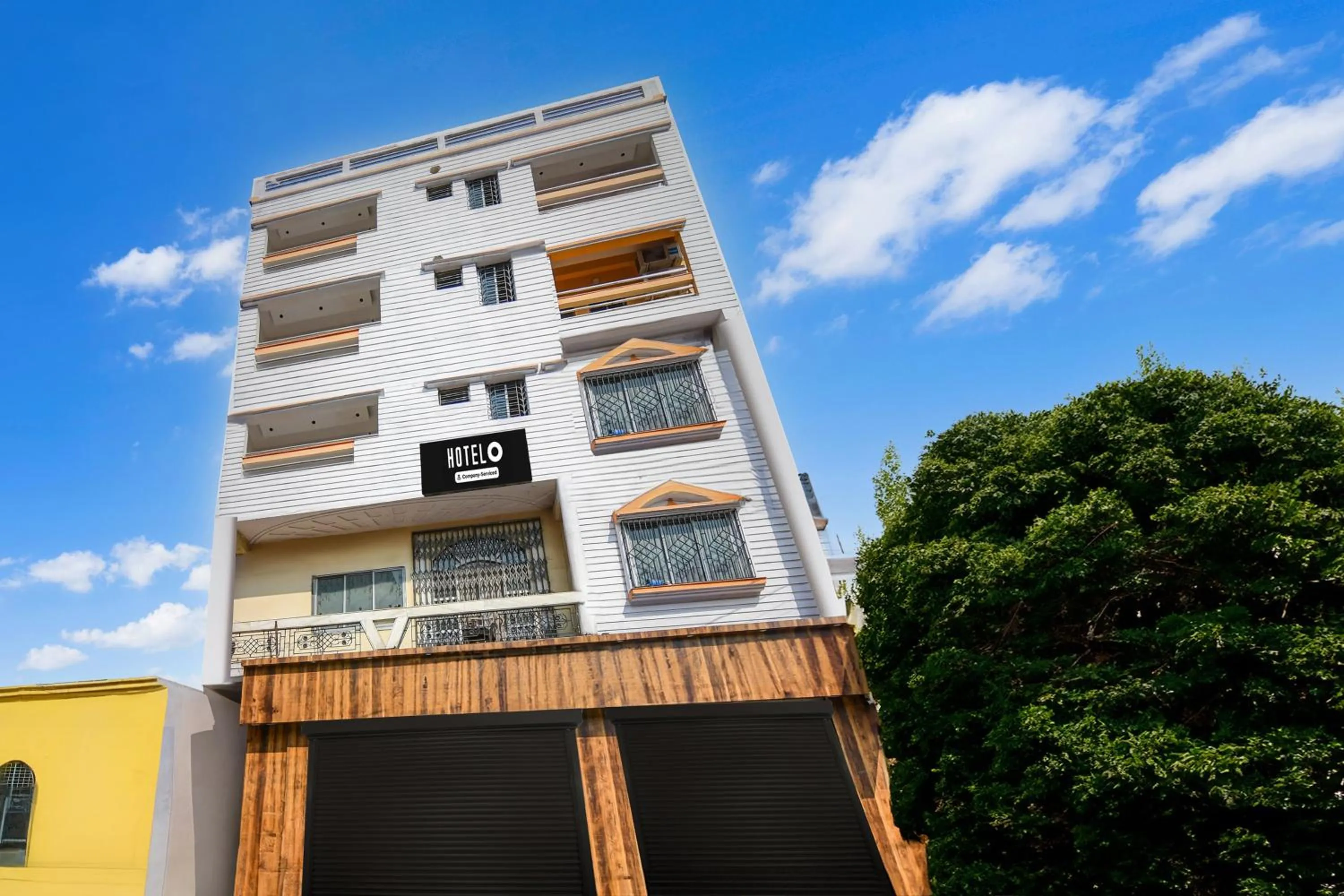 Facade/entrance in Hotel O DumDum Thana More Formerly Bimla Regency