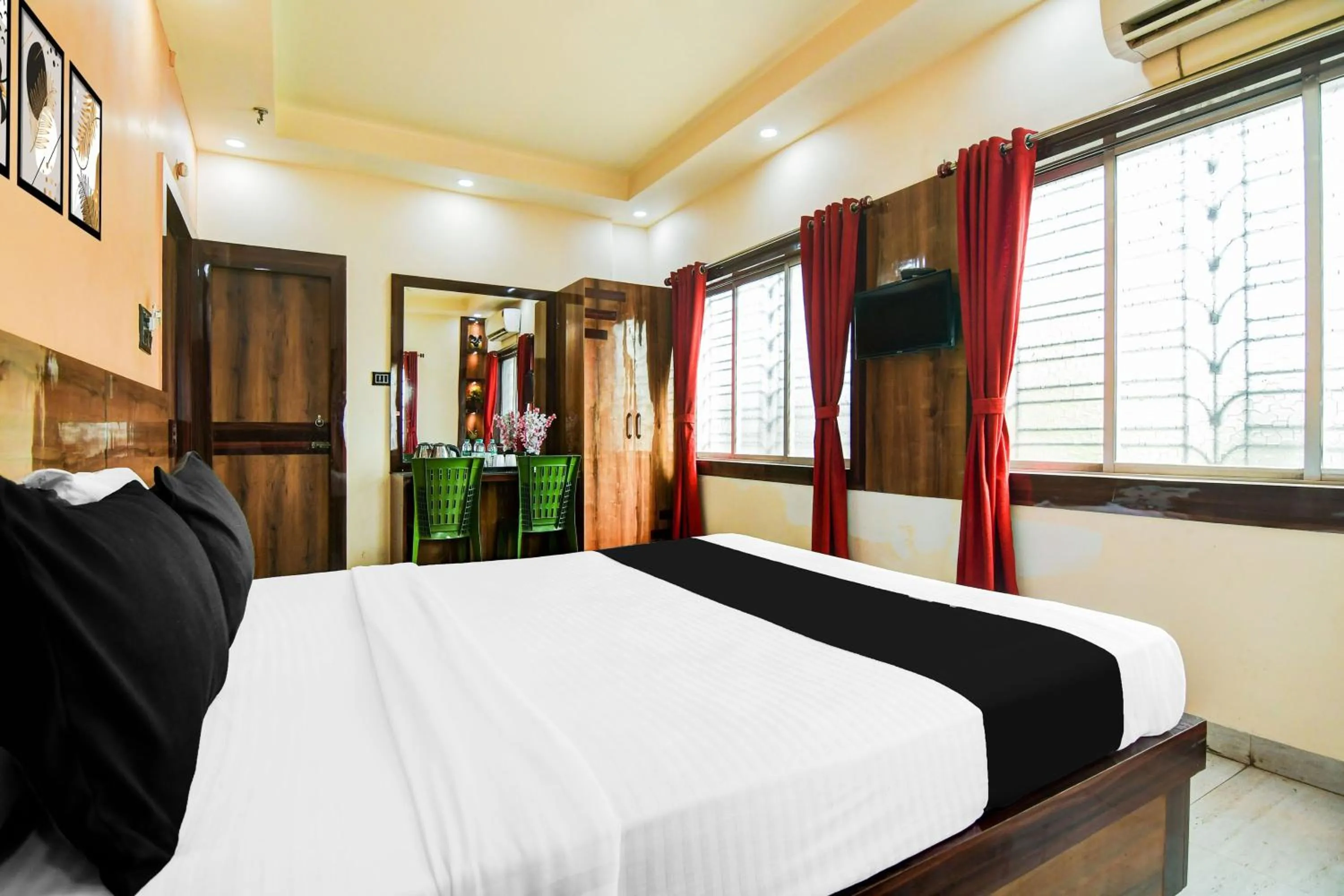 Bedroom, Bed in Hotel O DumDum Thana More Formerly Bimla Regency