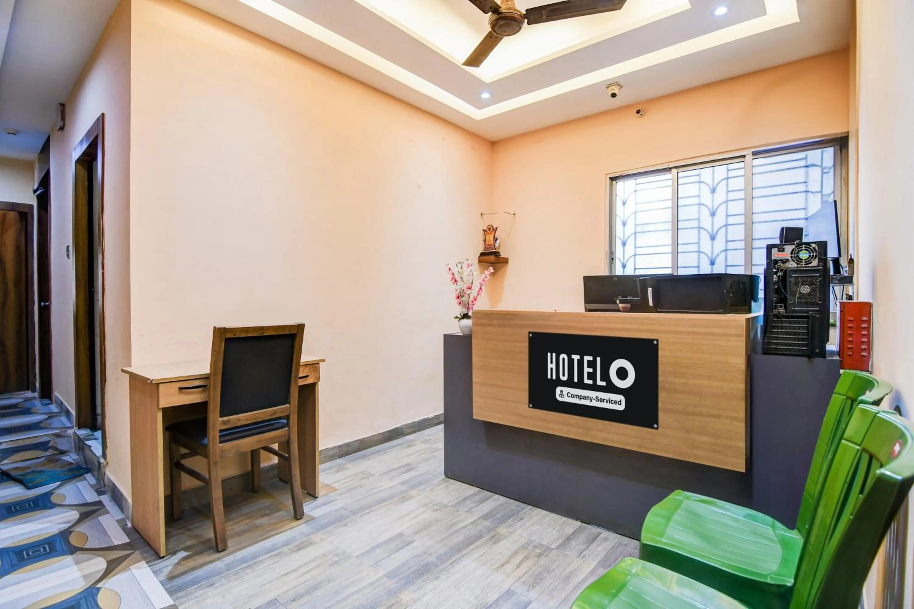 Lobby or reception in Hotel O DumDum Thana More Formerly Bimla Regency