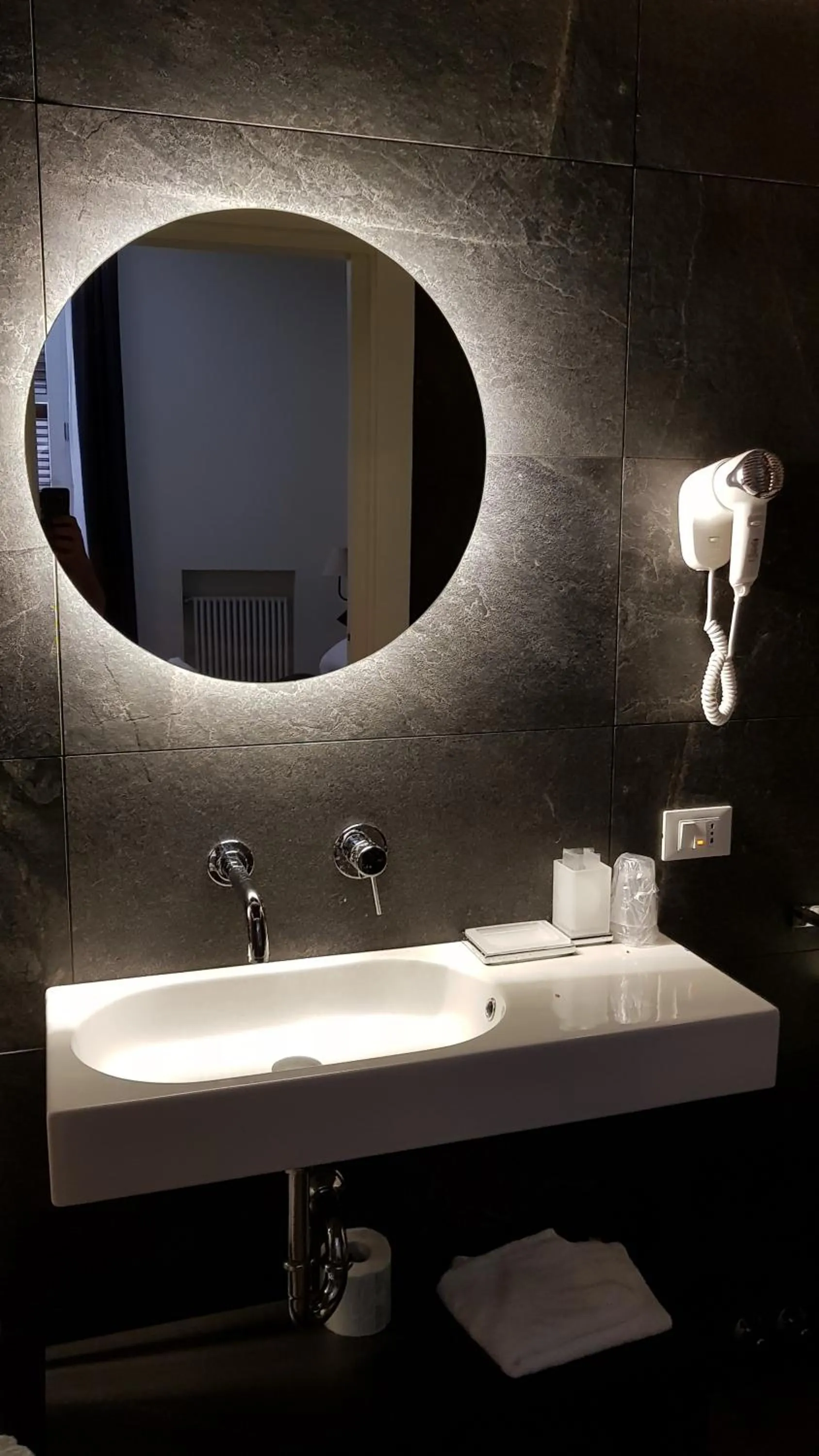 Bathroom in Bed Milano Linate