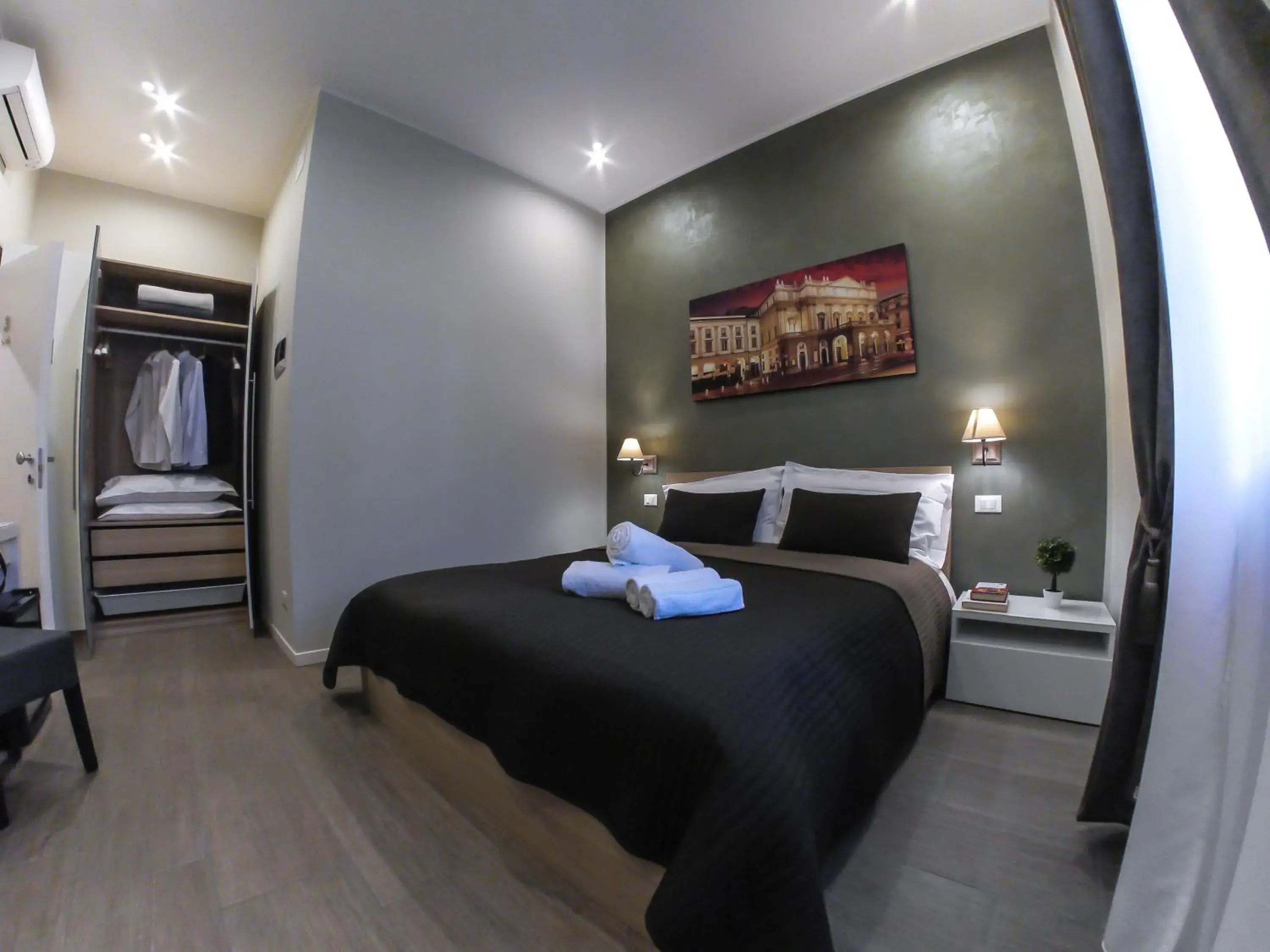 Superior Double Room in Bed Milano Linate Superior Double Room in Bed Milano Linate