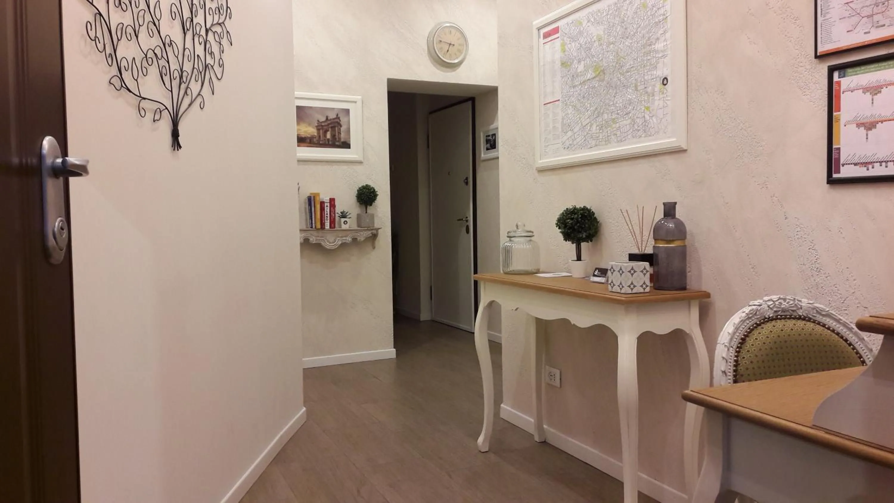 Lobby or reception in Bed Milano Linate