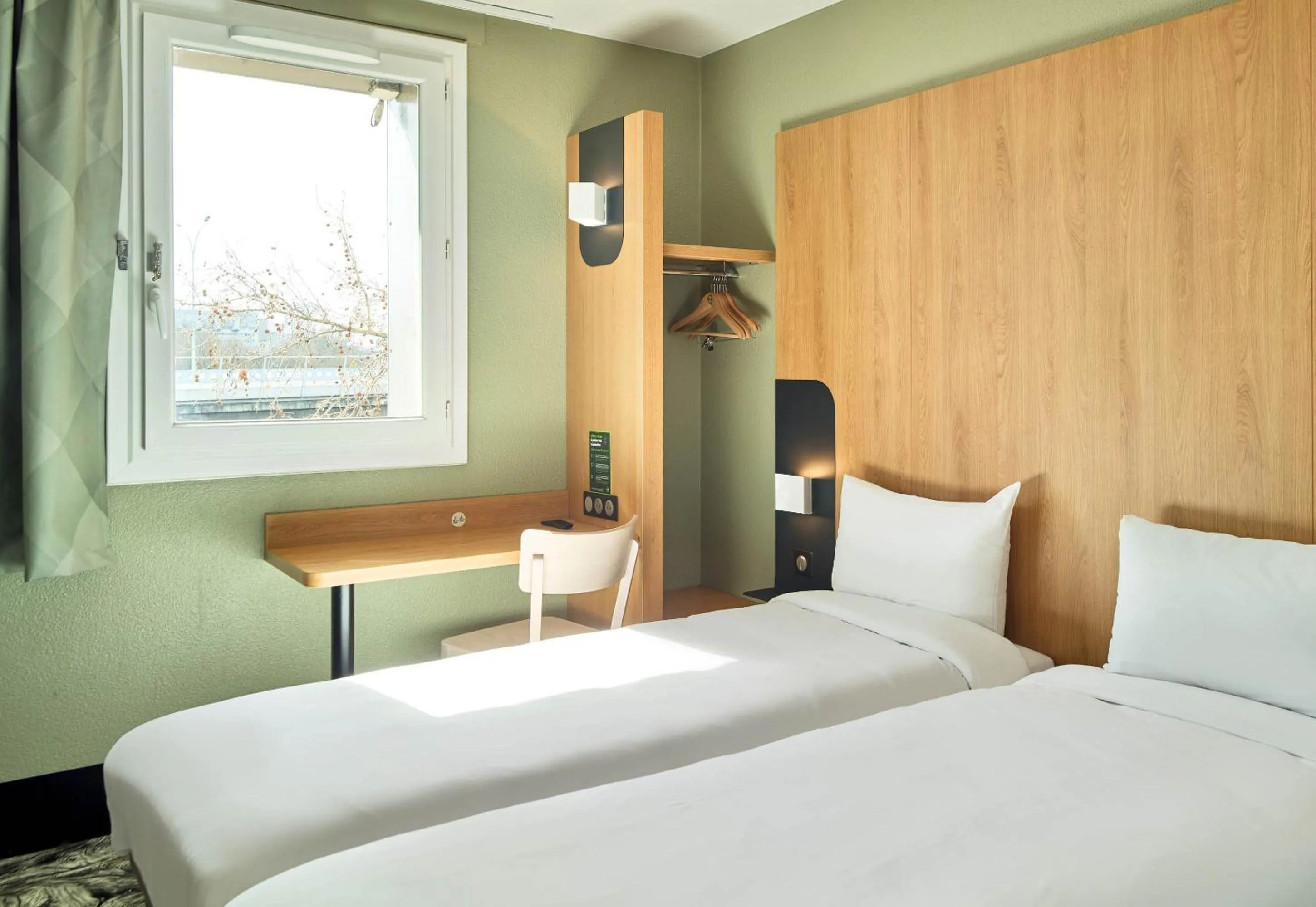 Photo of the whole room, Bed in B&B HOTEL Paris Porte de la Villette