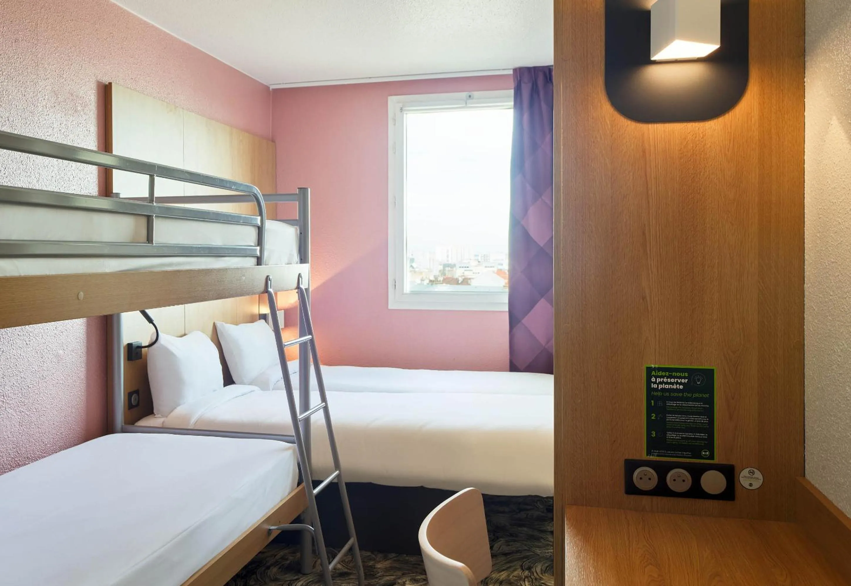 Photo of the whole room, Bed in B&B HOTEL Paris Porte de la Villette