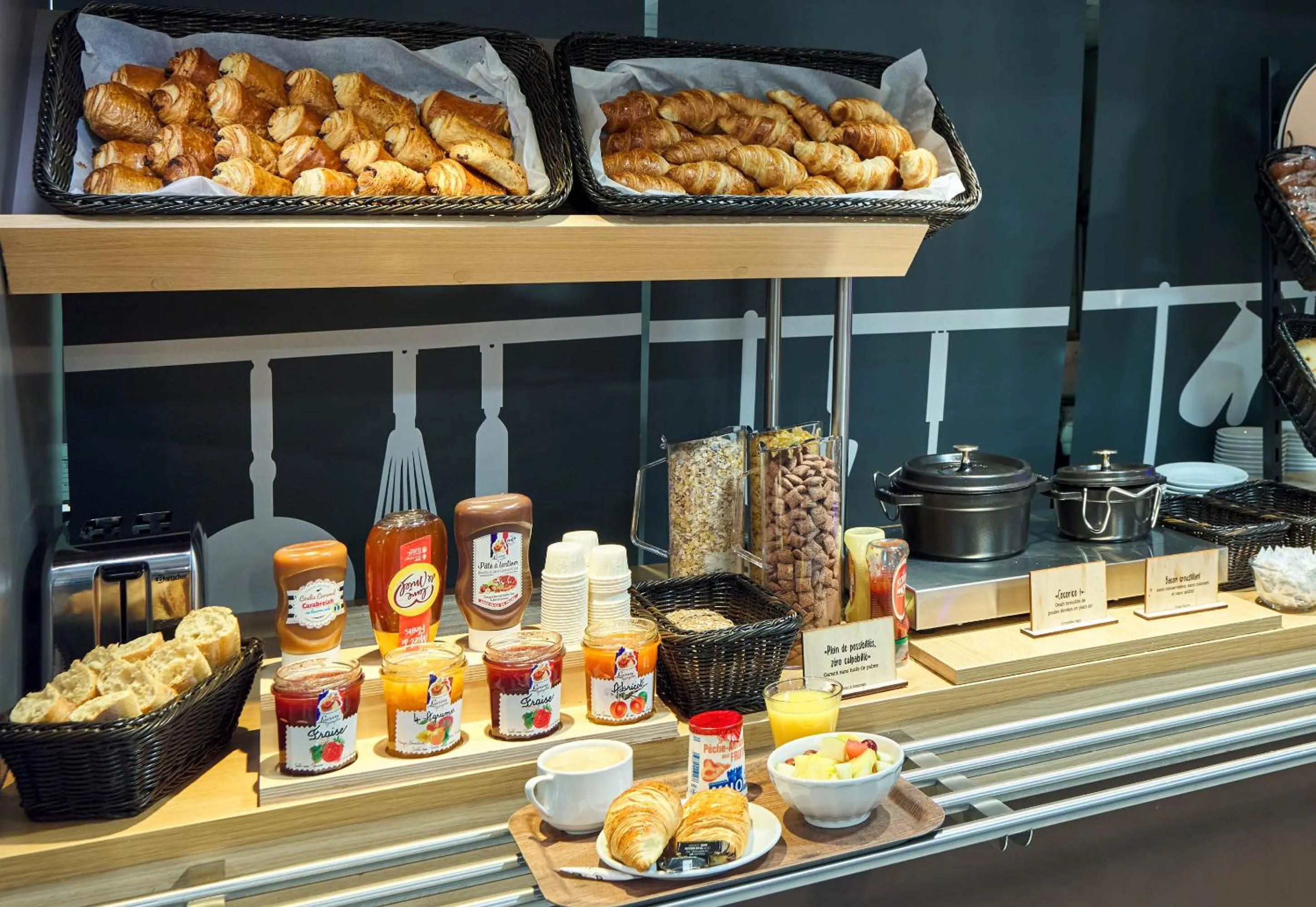 Breakfast in B&B HOTEL Paris Porte de la Villette