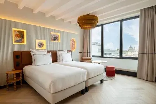 La Generous Room in Urban Hive Madrid La Generous Room in Urban Hive Madrid