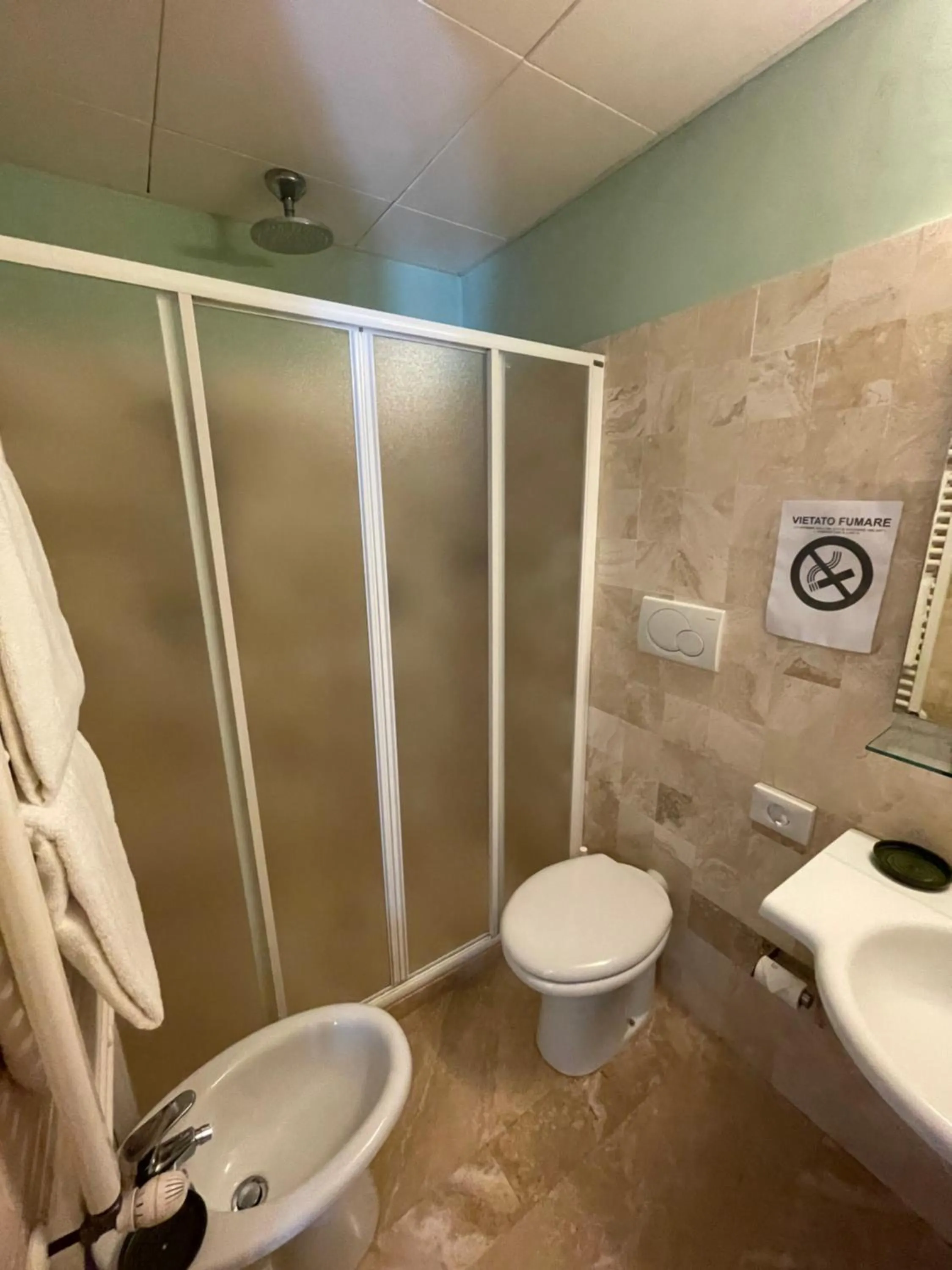 Bathroom in Hotel Poggio Bertino