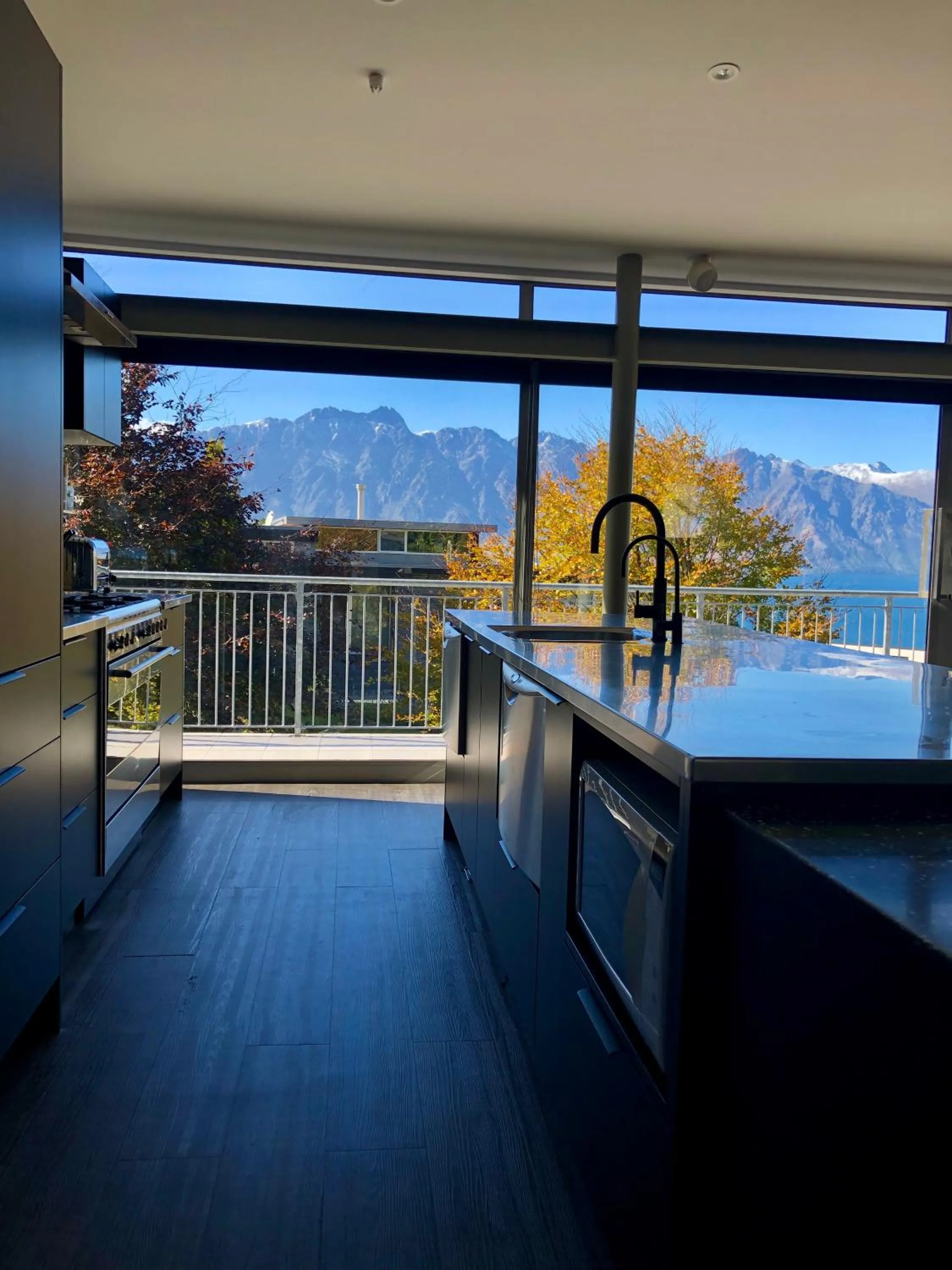 Remarkable Escape Breathtaking Views with Hot Tub