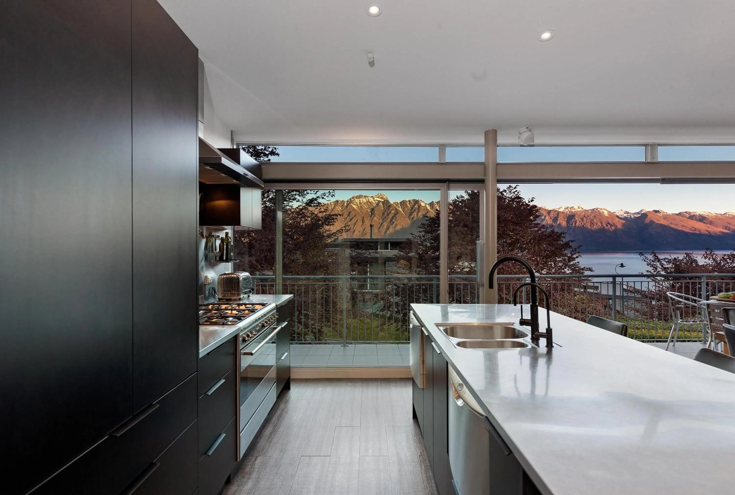 Remarkable Escape Breathtaking Views with Hot Tub