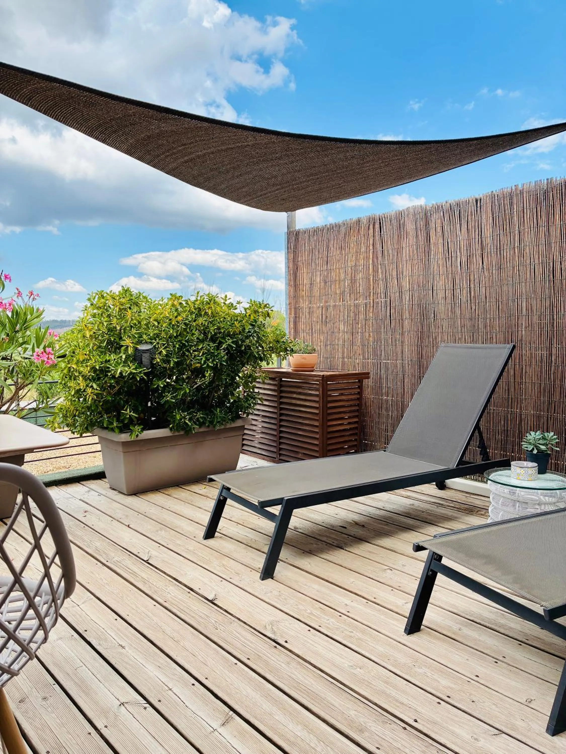 Balcony/Terrace in Studios Nuitée en Provence