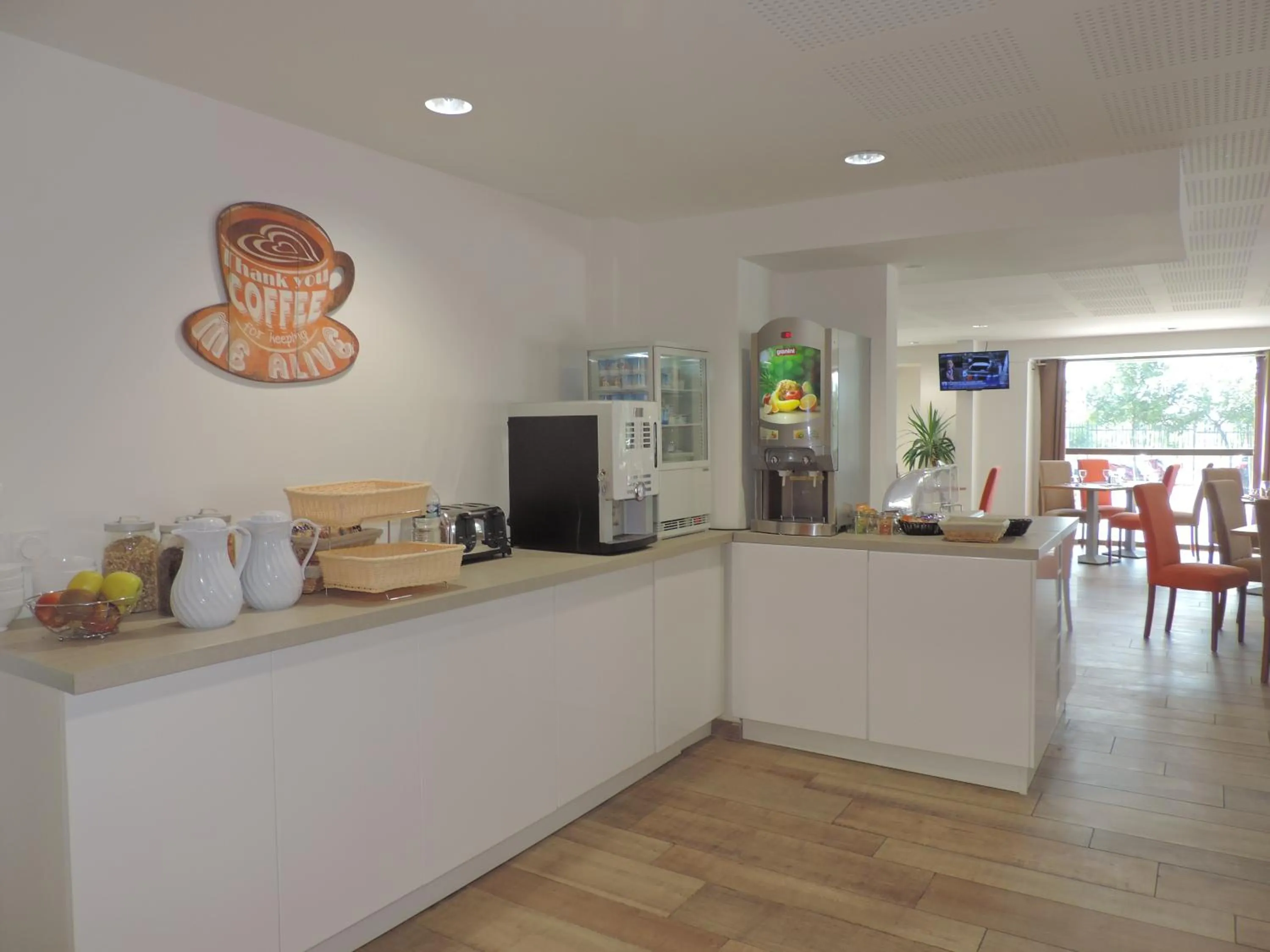 Breakfast in Studios Nuitée en Provence