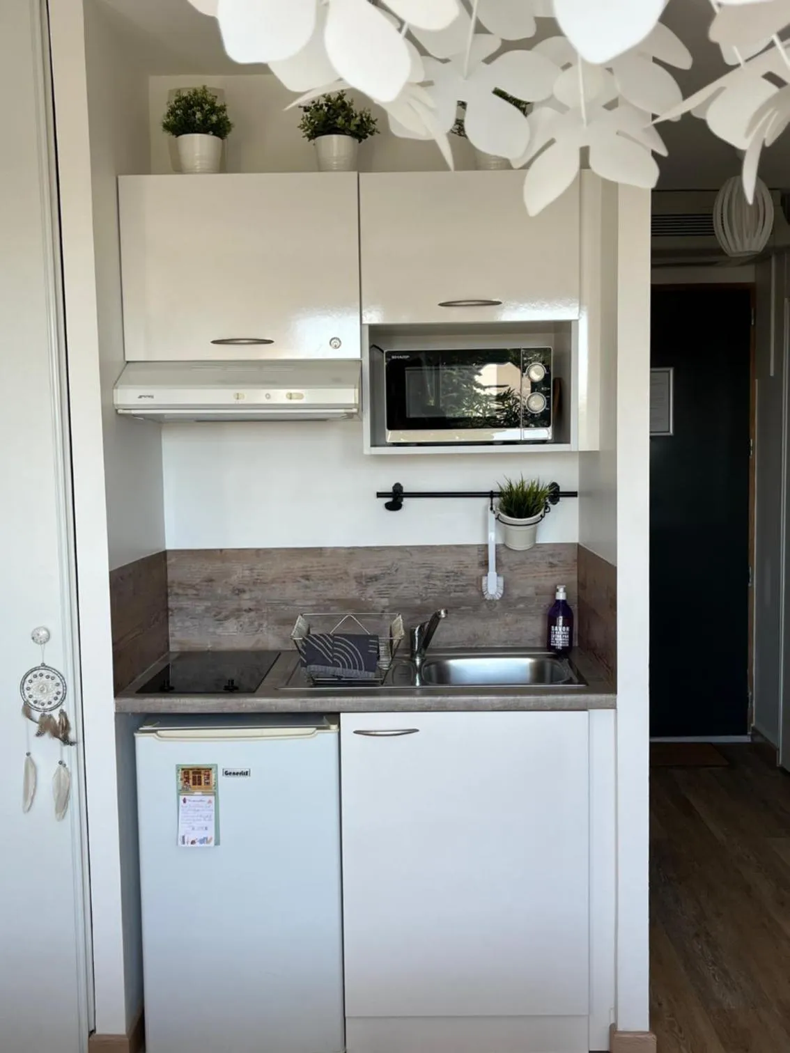 Kitchen or kitchenette in Studios Nuitée en Provence