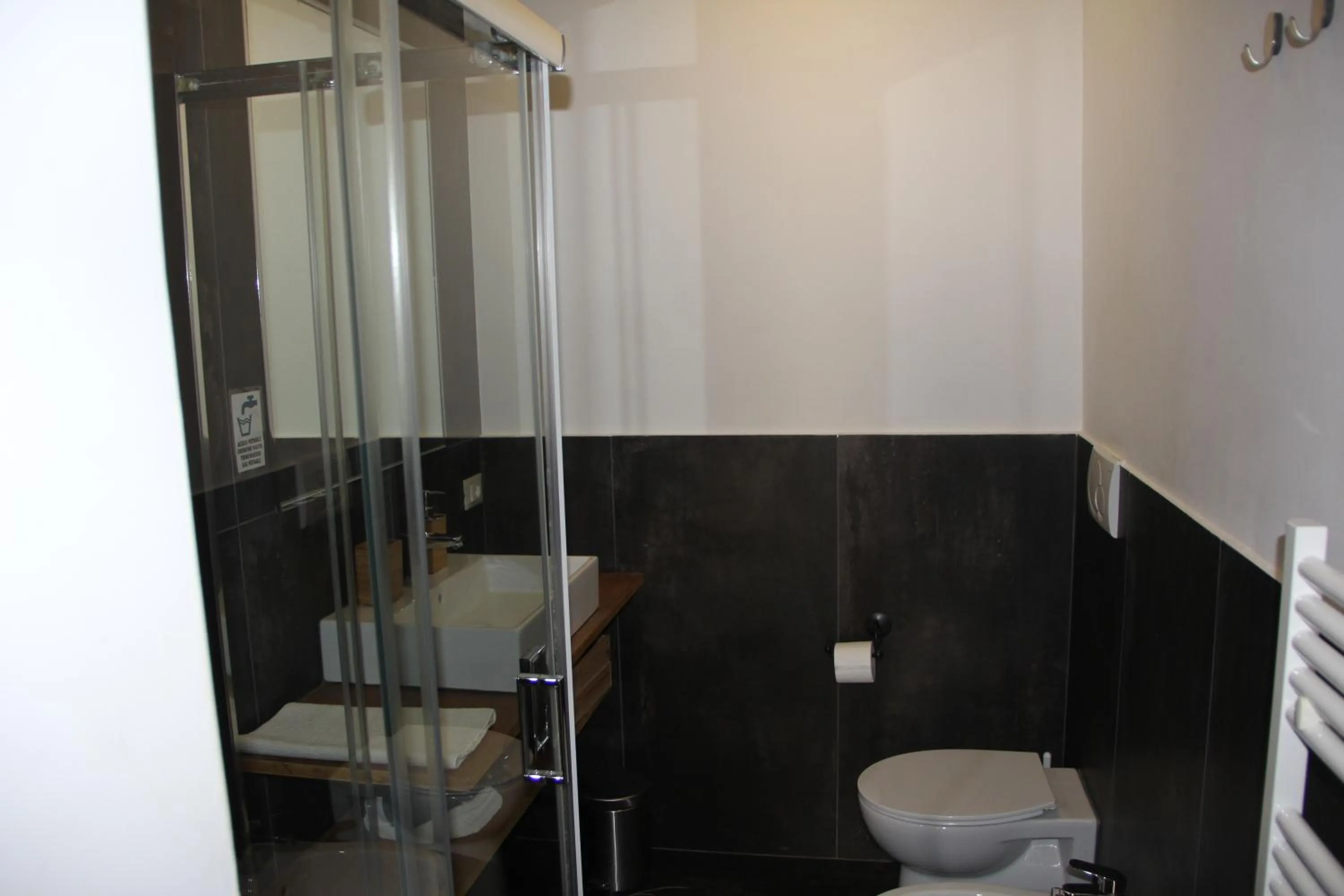 Shower in Porta Mazzini Affittacamere