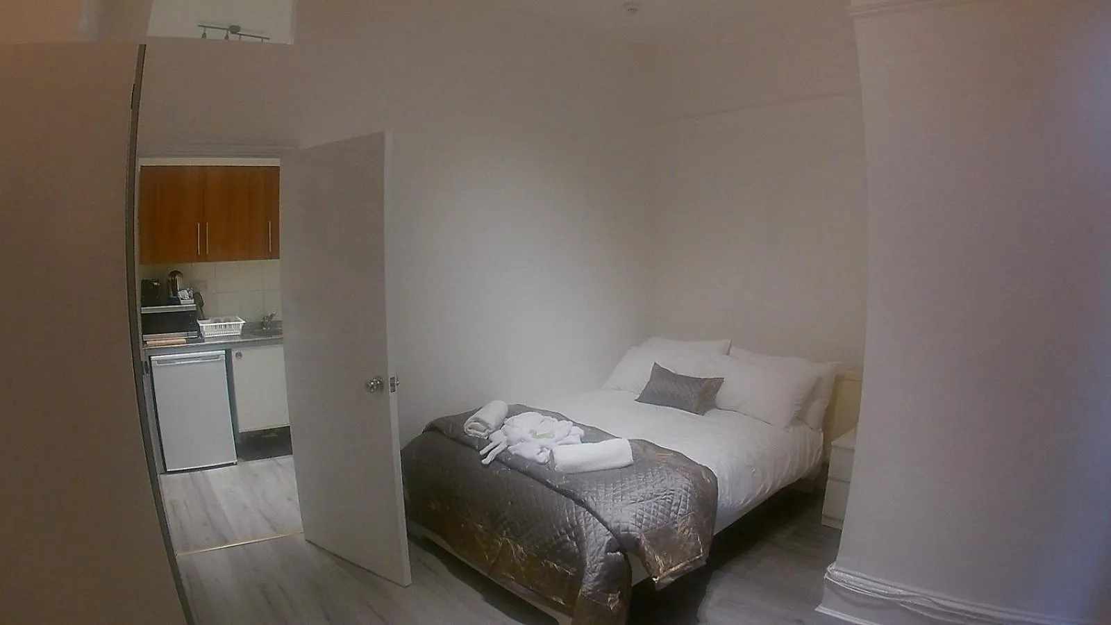 Bed in London Queen Park Apartments