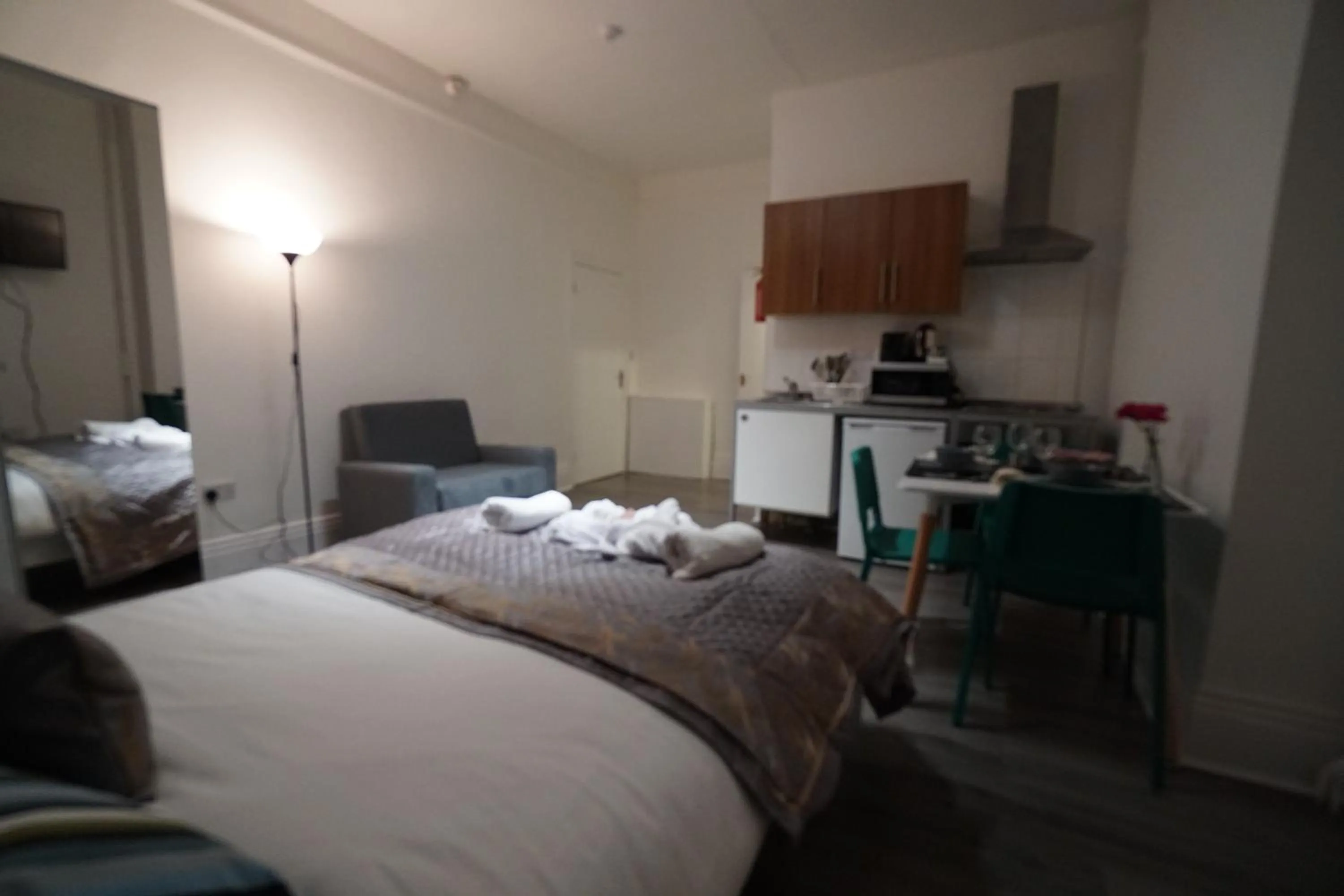 Bed in London Queen Park Apartments