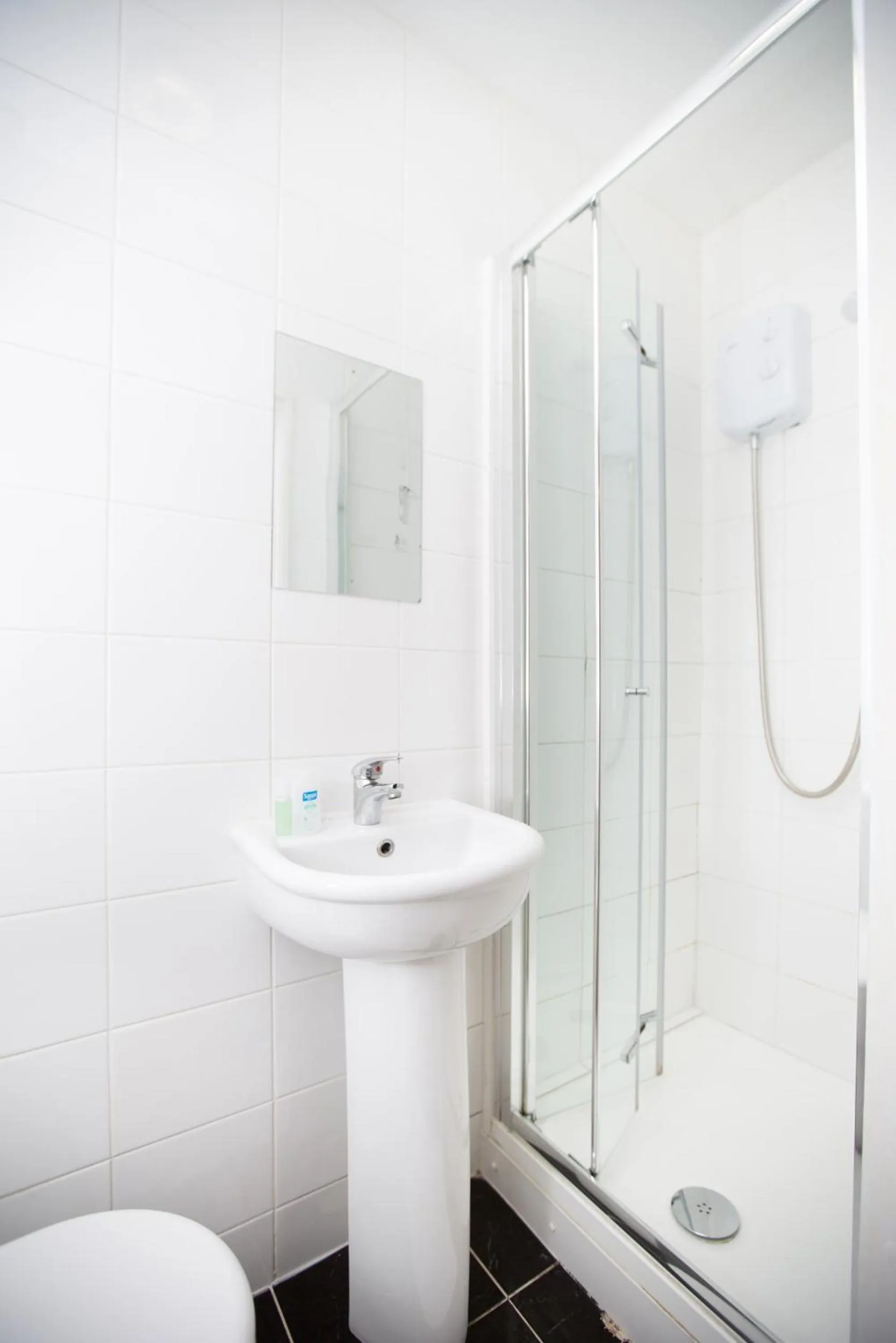 Bathroom in London Queen Park Apartments