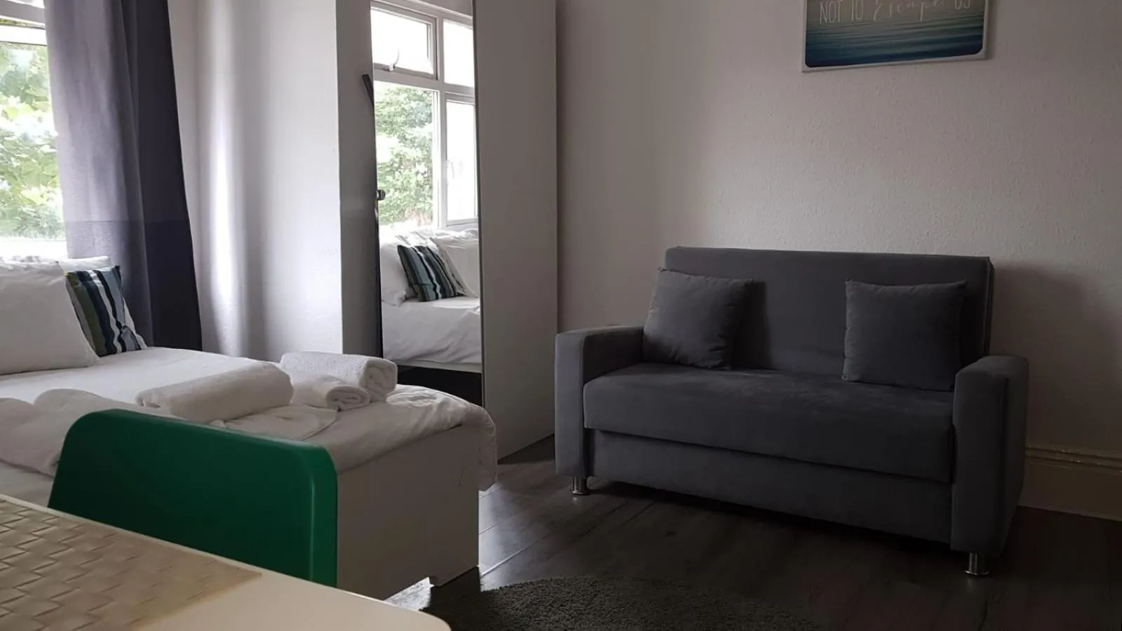 Bed in London Queen Park Apartments