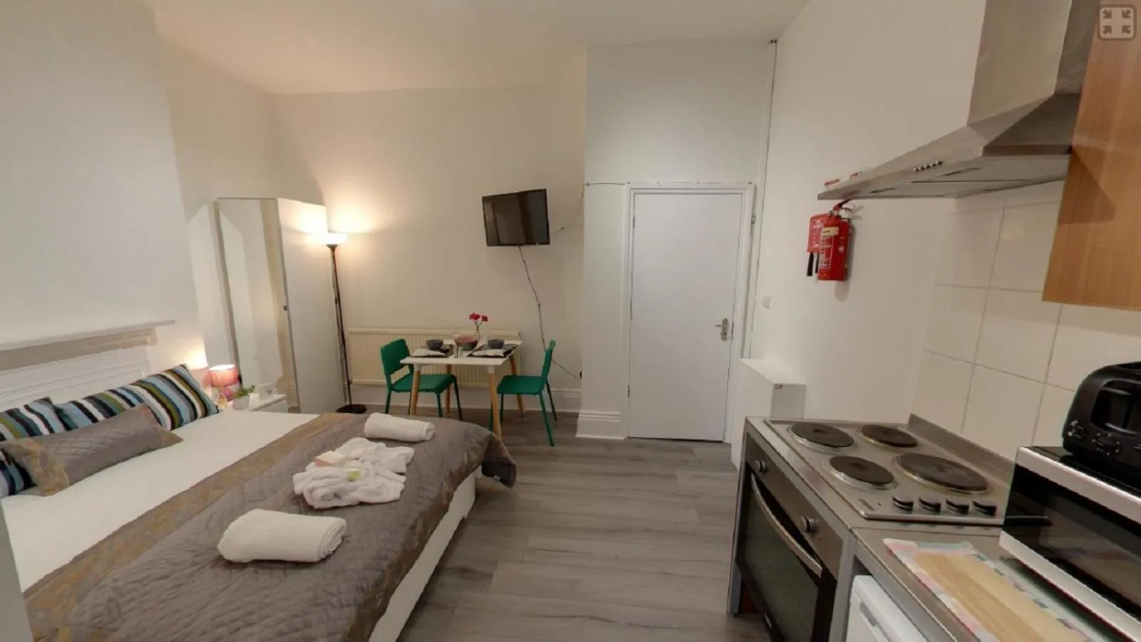 Bed in London Queen Park Apartments