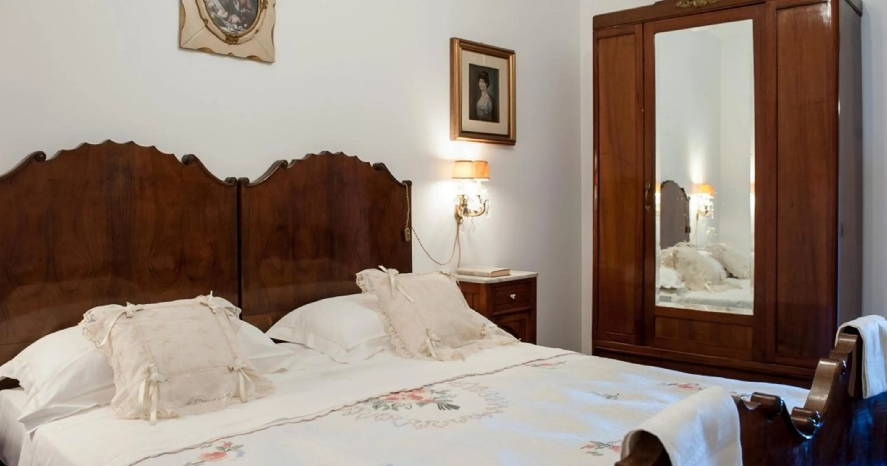 Bedroom, Bed in Villa Anna Savini Casa Vacanze