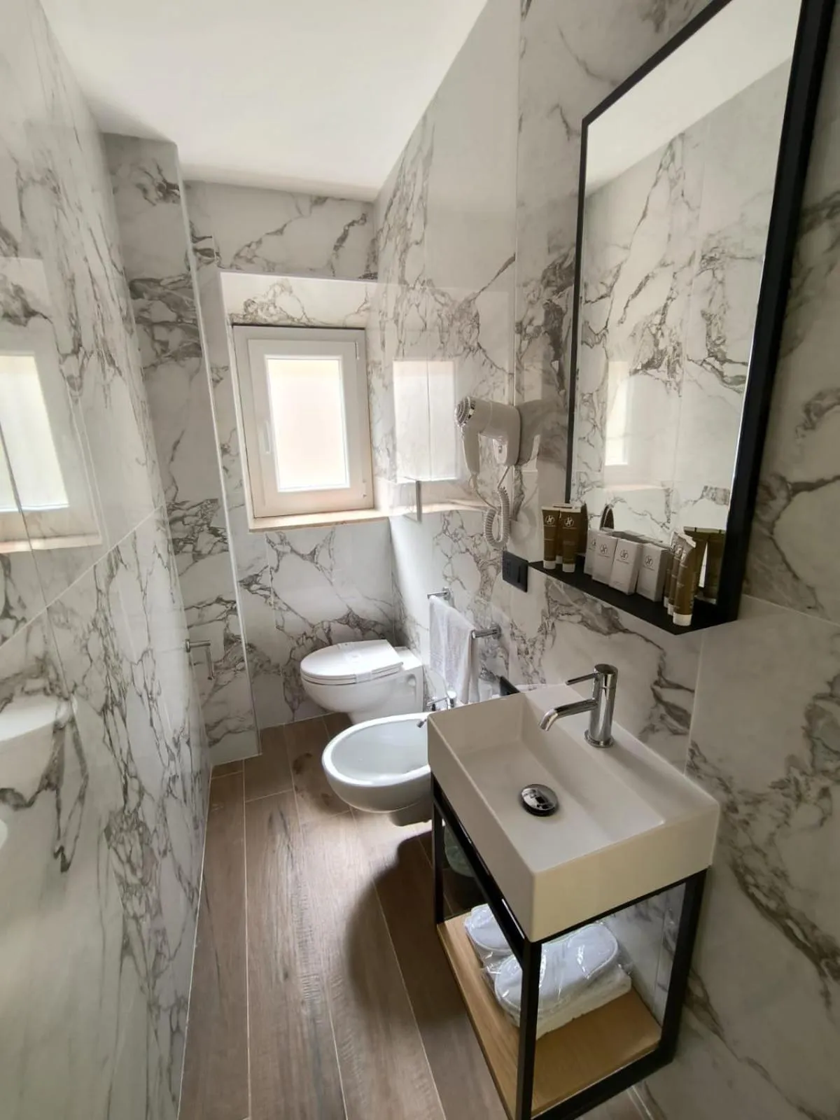 Bathroom in JR Hotels Hermes Firenze