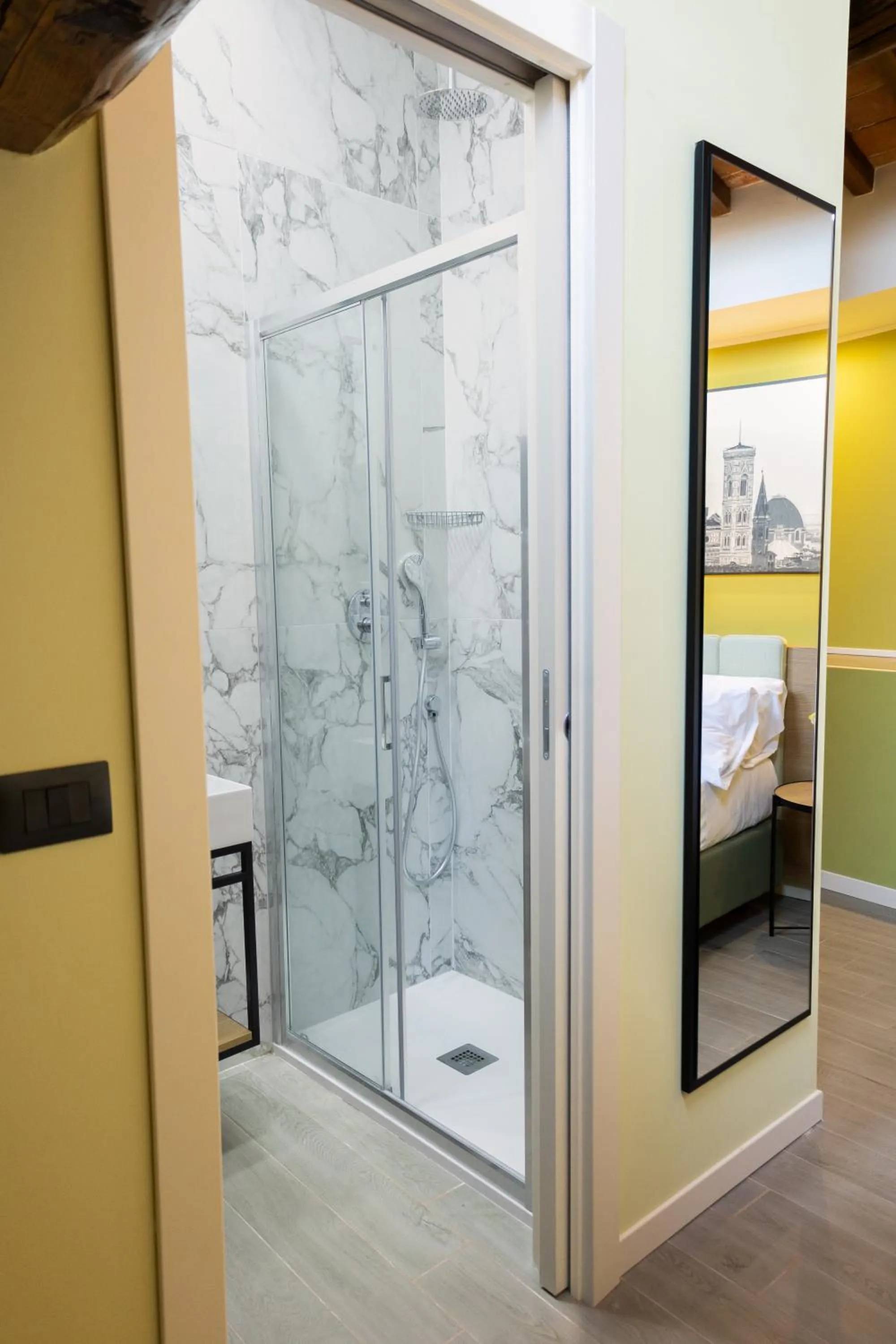 Shower in JR Hotels Hermes Firenze