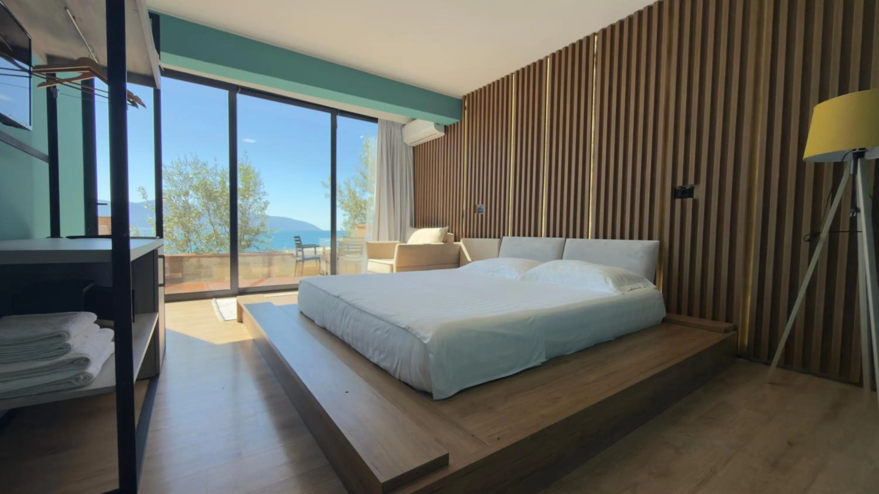 Bed in Hotel Zhironi