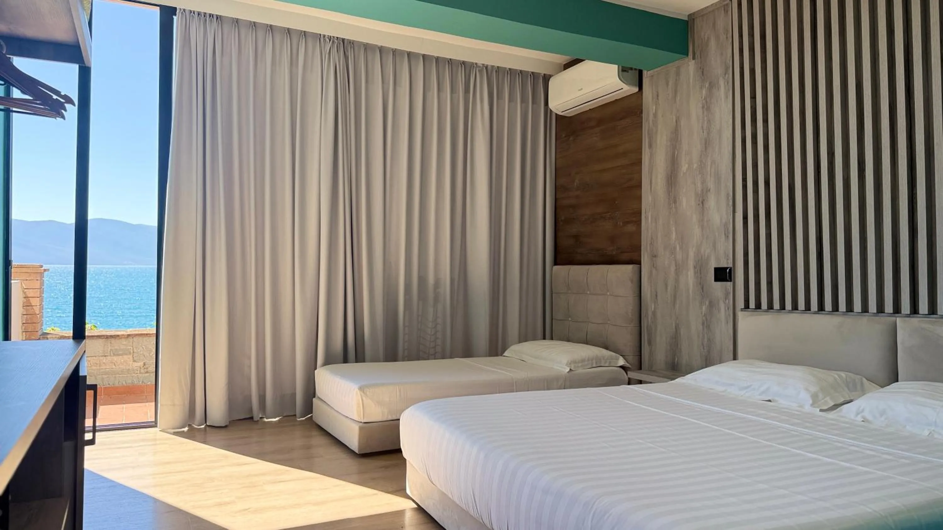 Bed in Hotel Zhironi