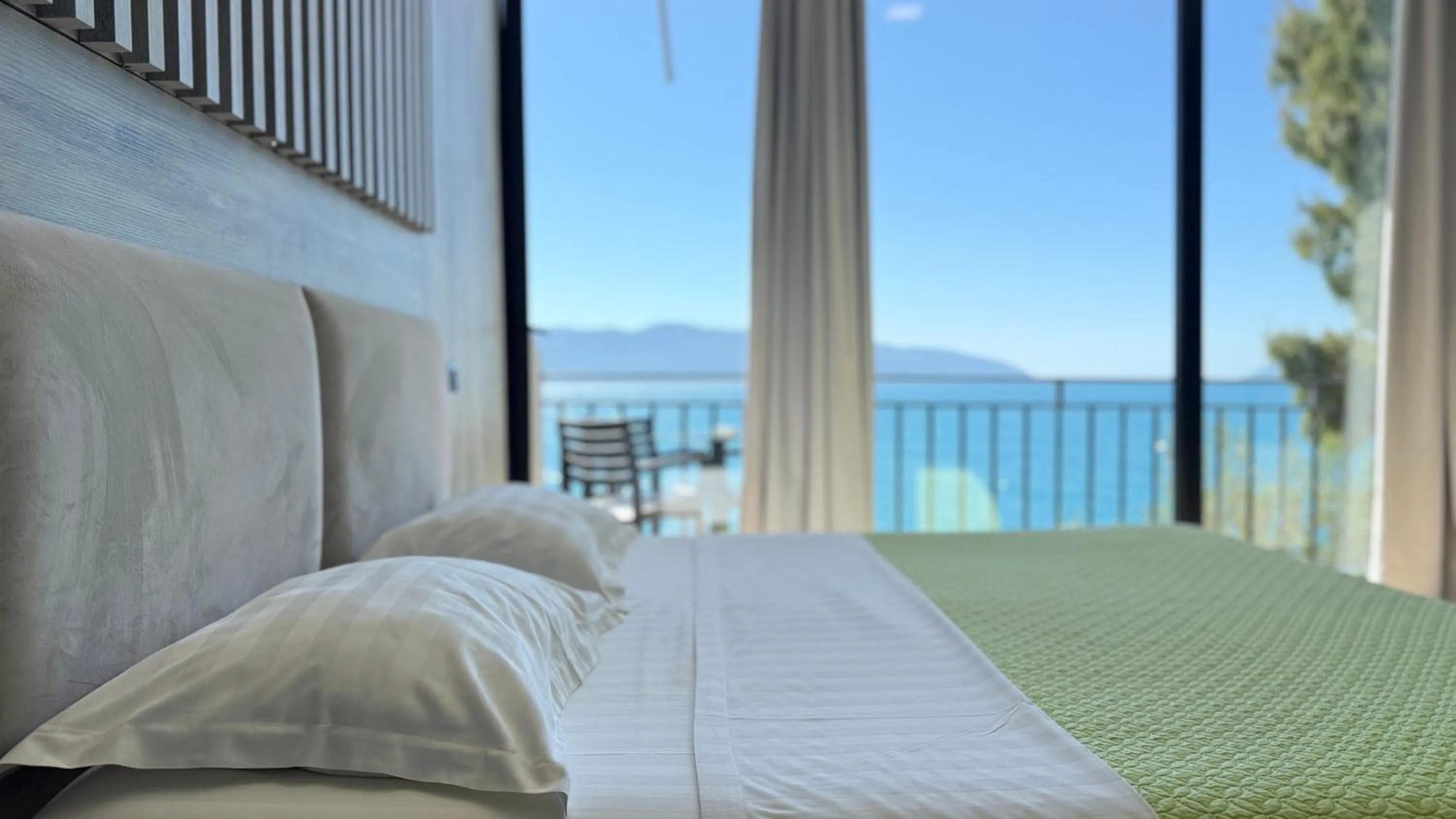 Bed in Hotel Zhironi