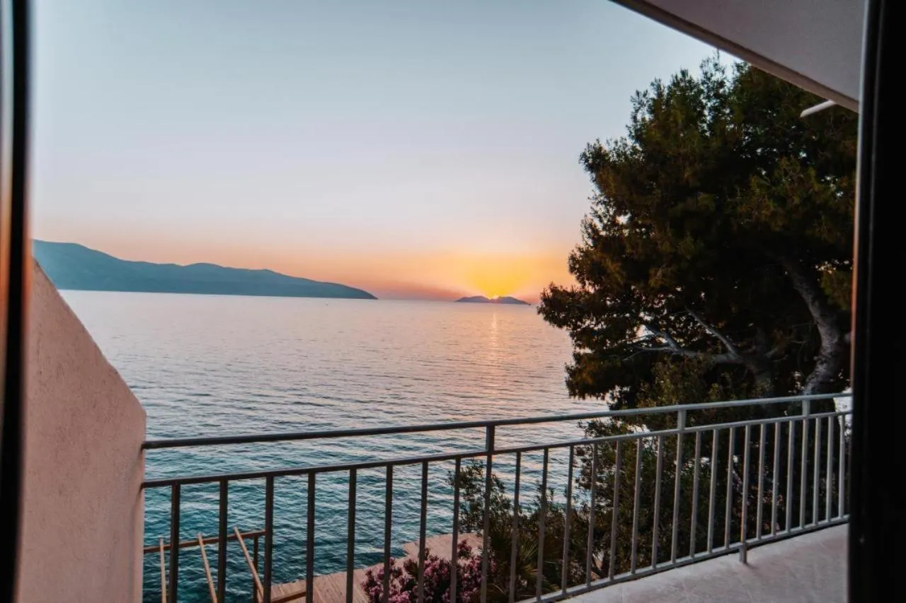 Hotel Zhironi