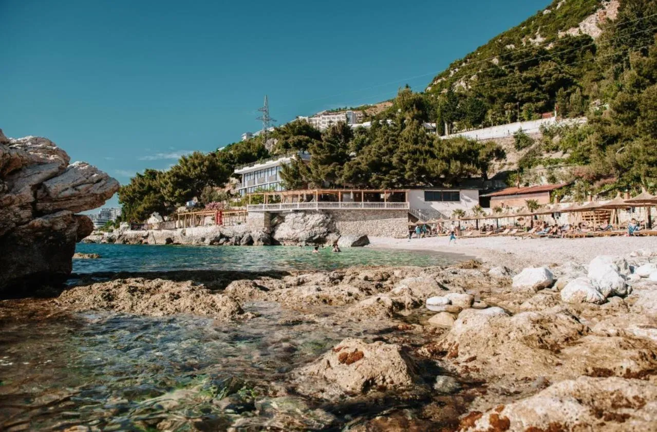 Hotel Zhironi