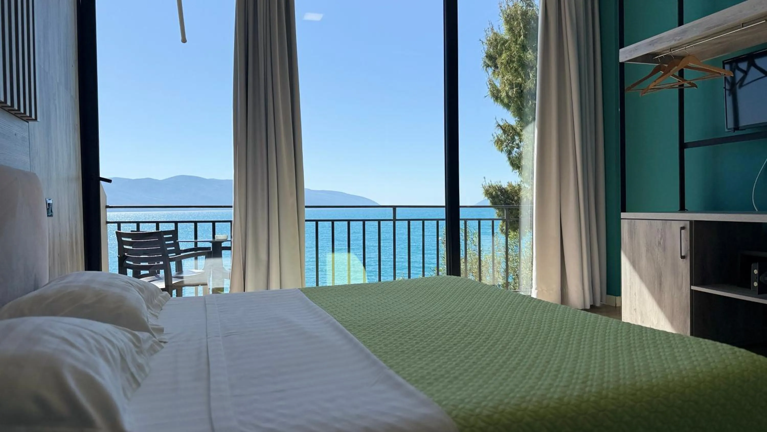 Bed in Hotel Zhironi