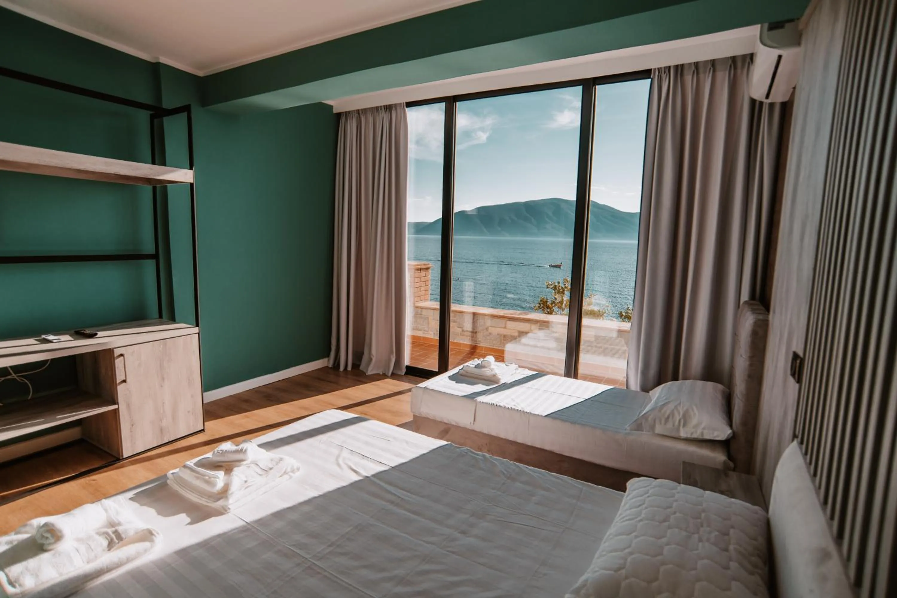 Bed in Hotel Zhironi
